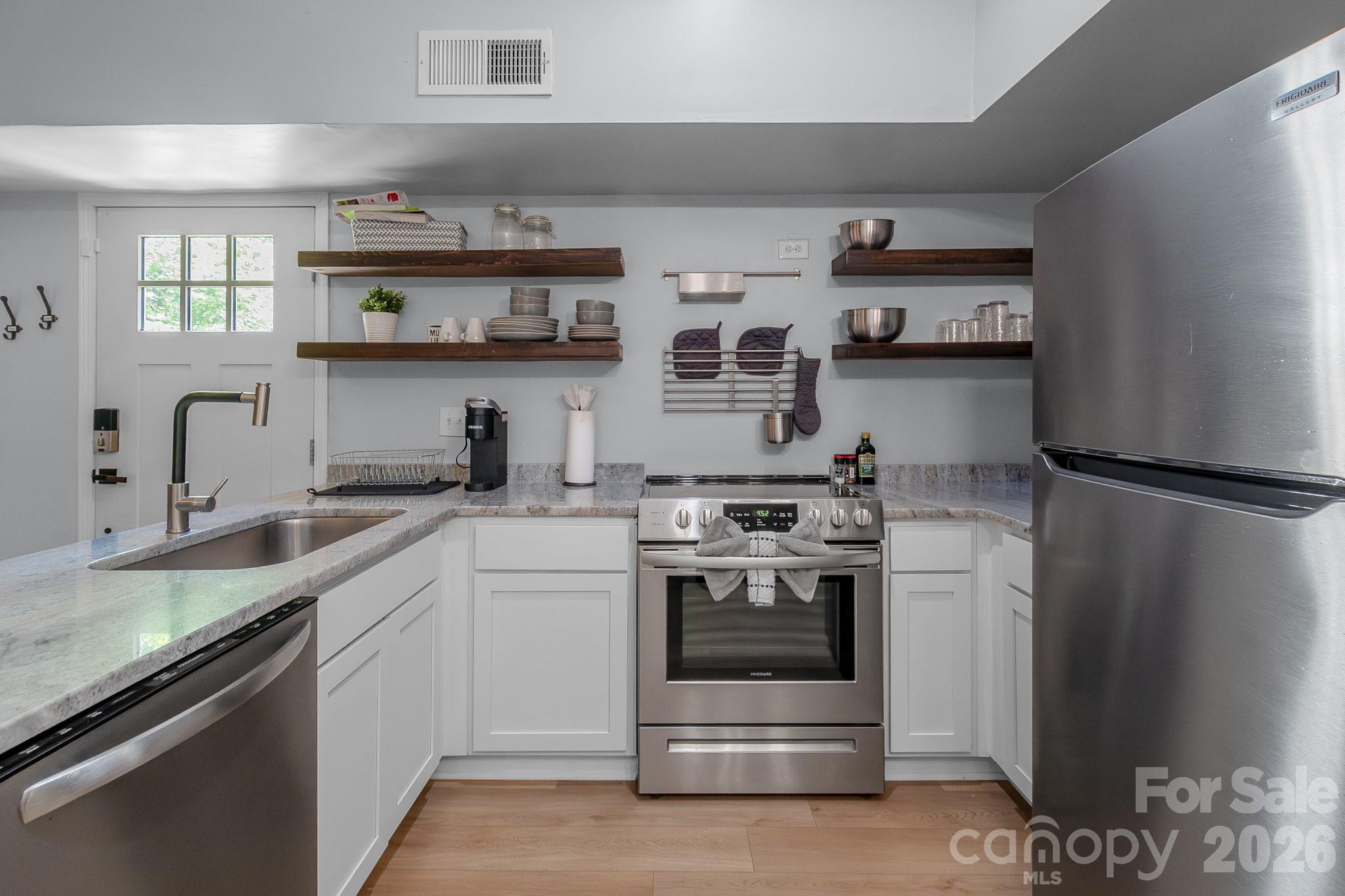 5812 Rock Hollow Drive — Charlotte