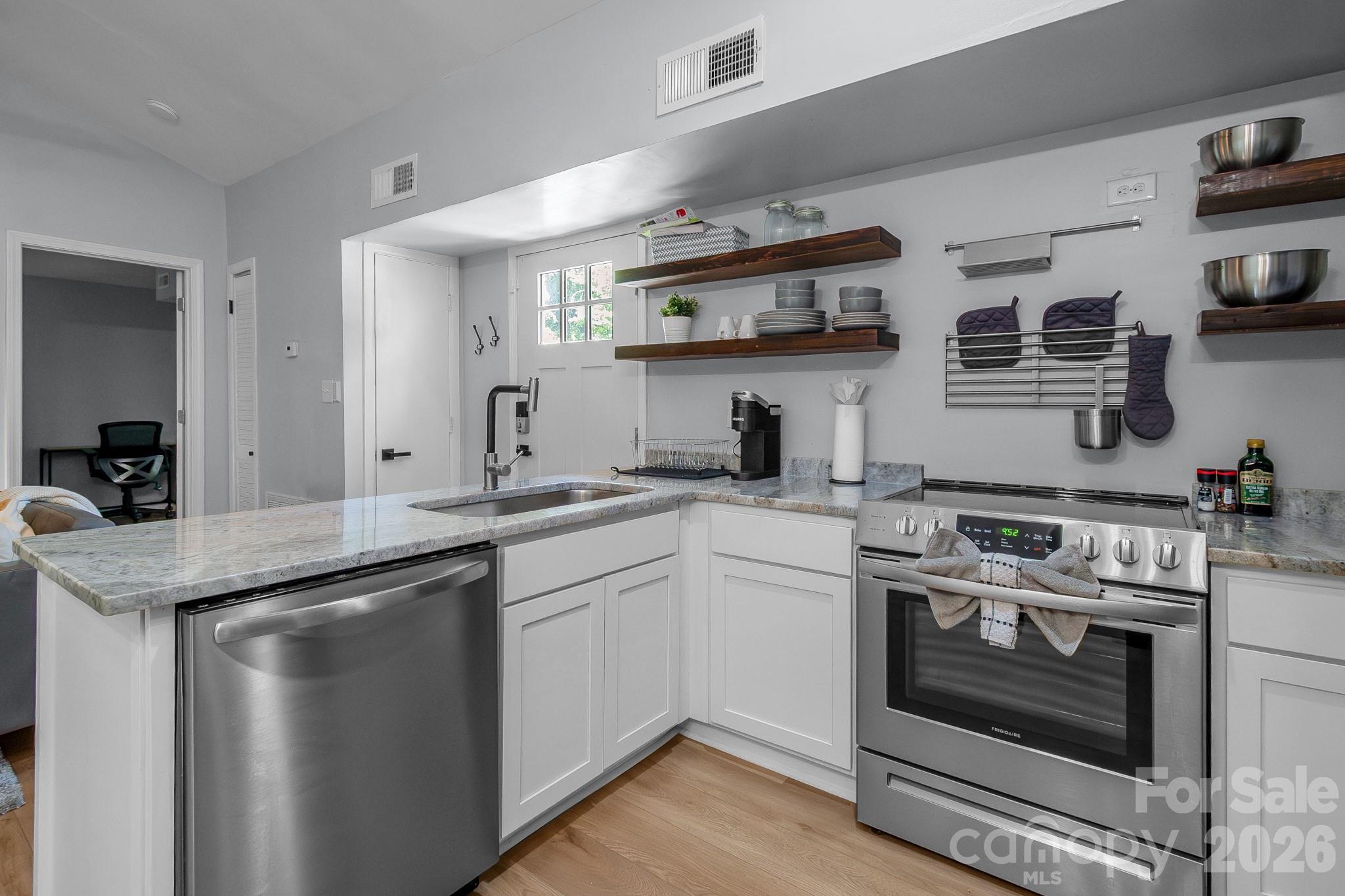 5812 Rock Hollow Drive — Charlotte