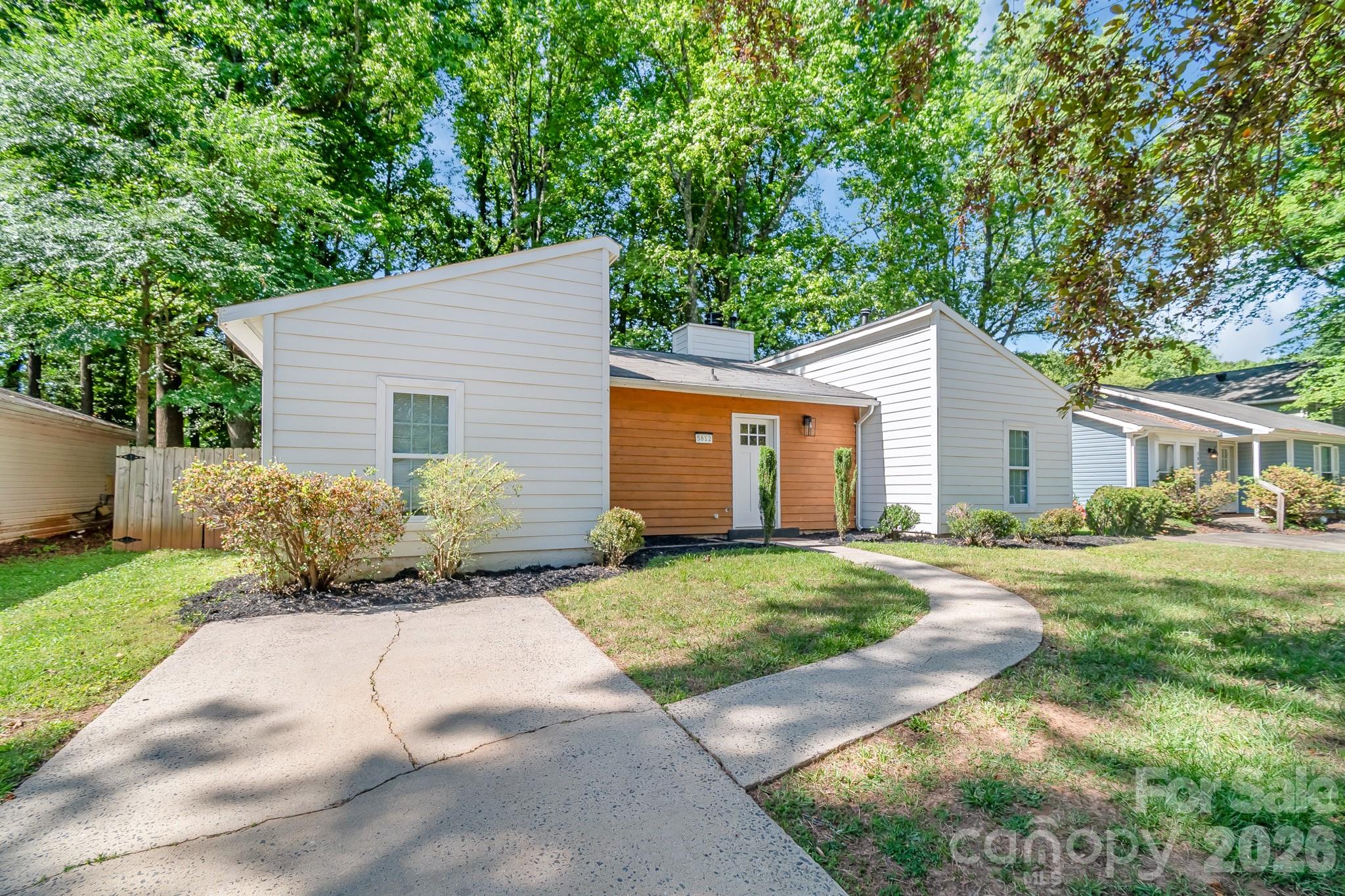 5812 Rock Hollow Drive — Charlotte
