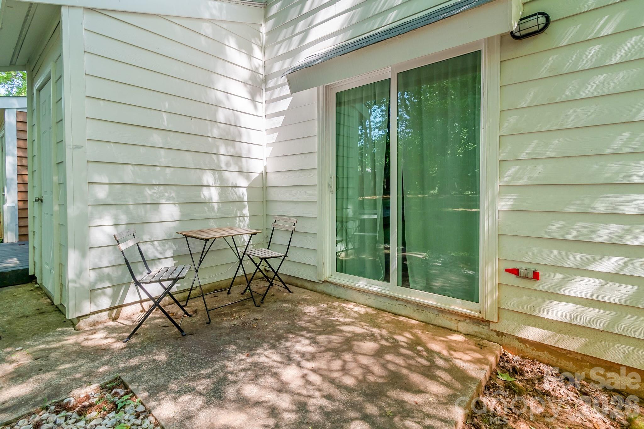 5812 Rock Hollow Drive — Charlotte
