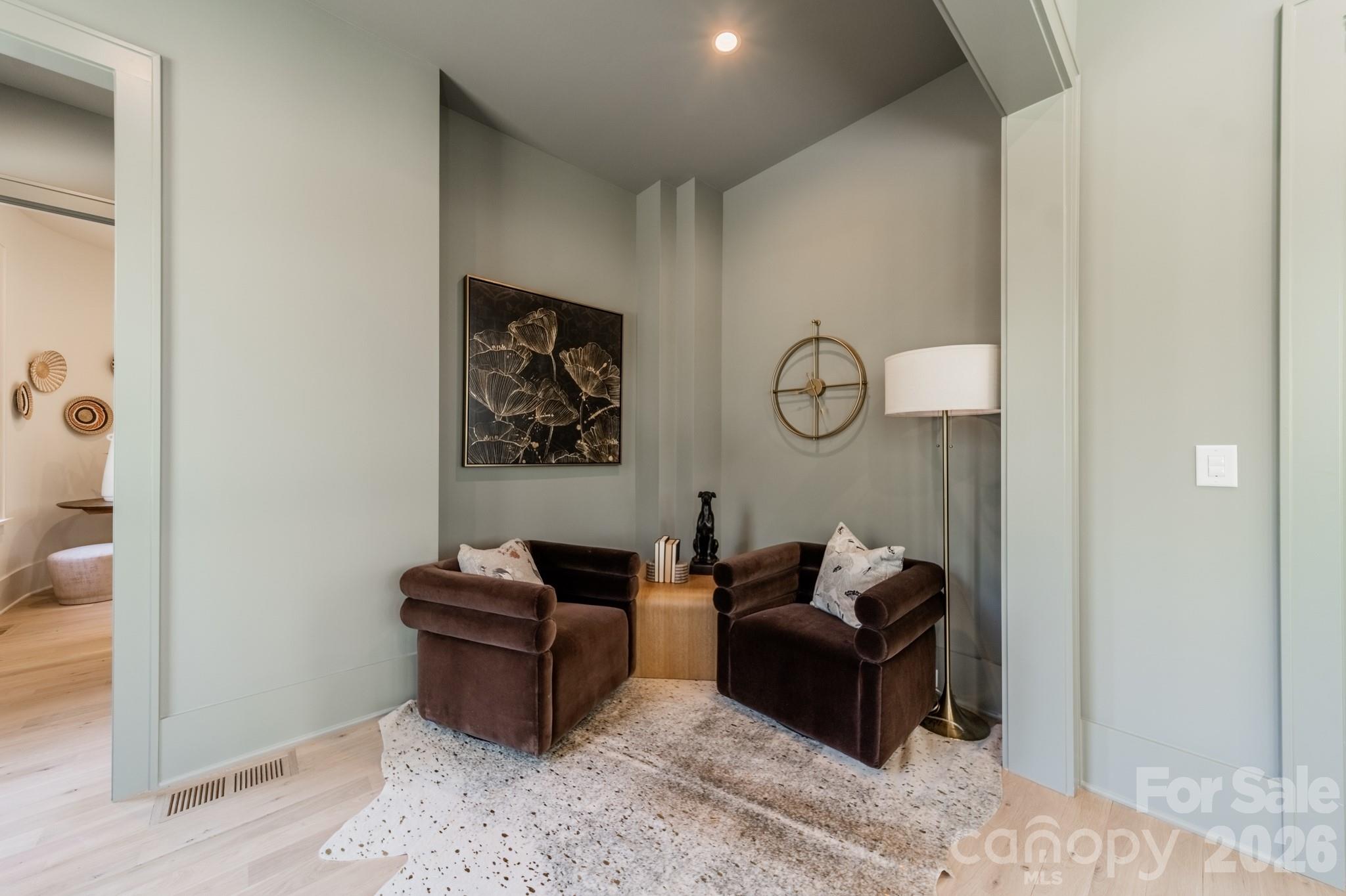 1052 Ventosa Drive — Denver
