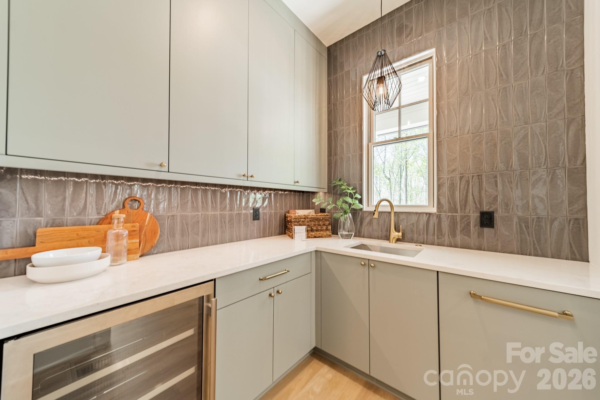 1052 Ventosa Drive — Denver