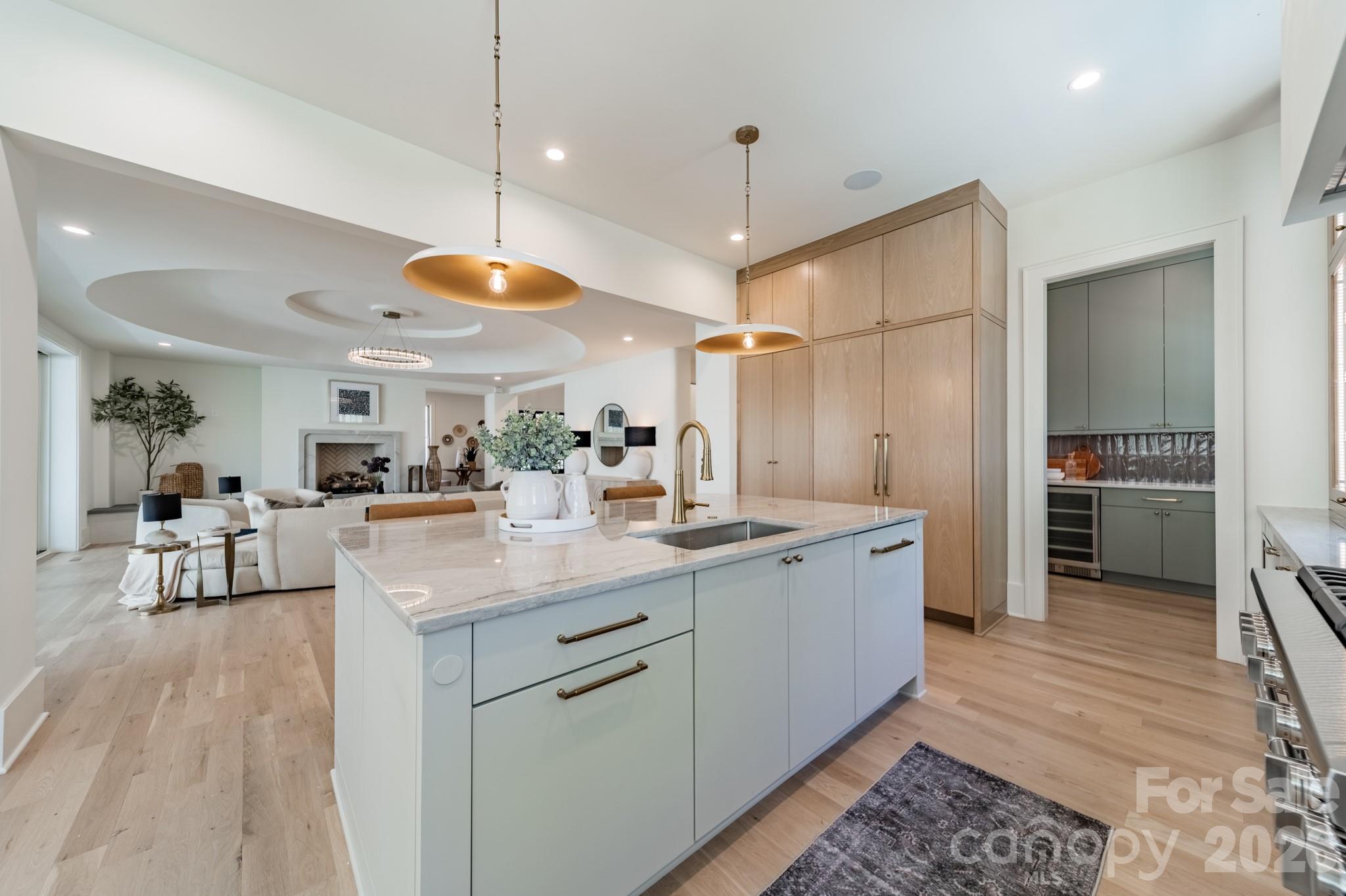 1052 Ventosa Drive — Denver