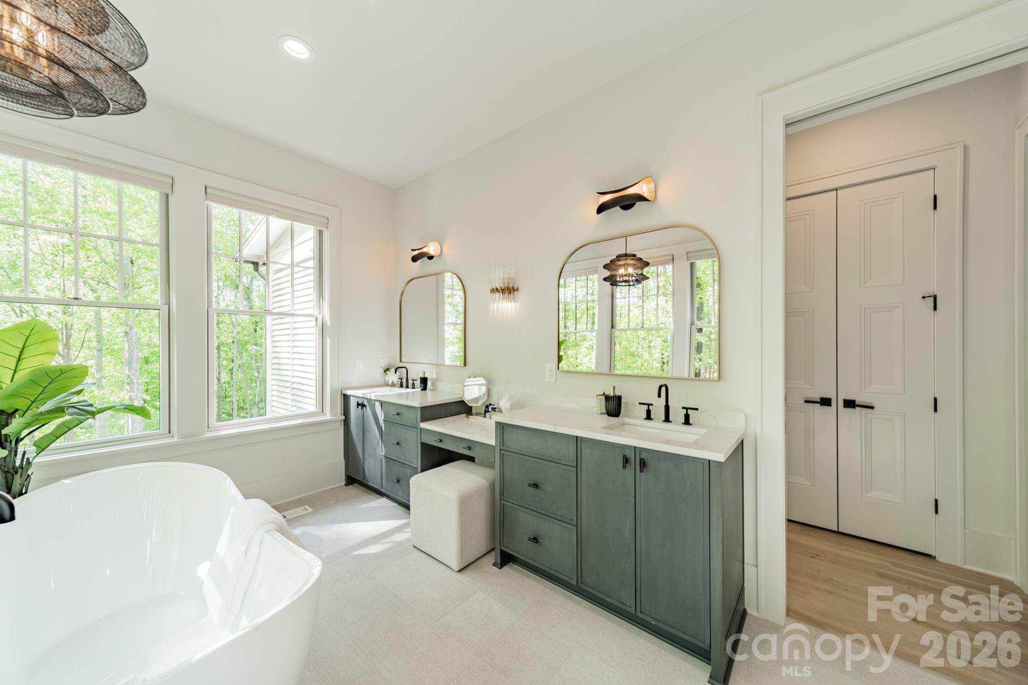 1052 Ventosa Drive — Denver