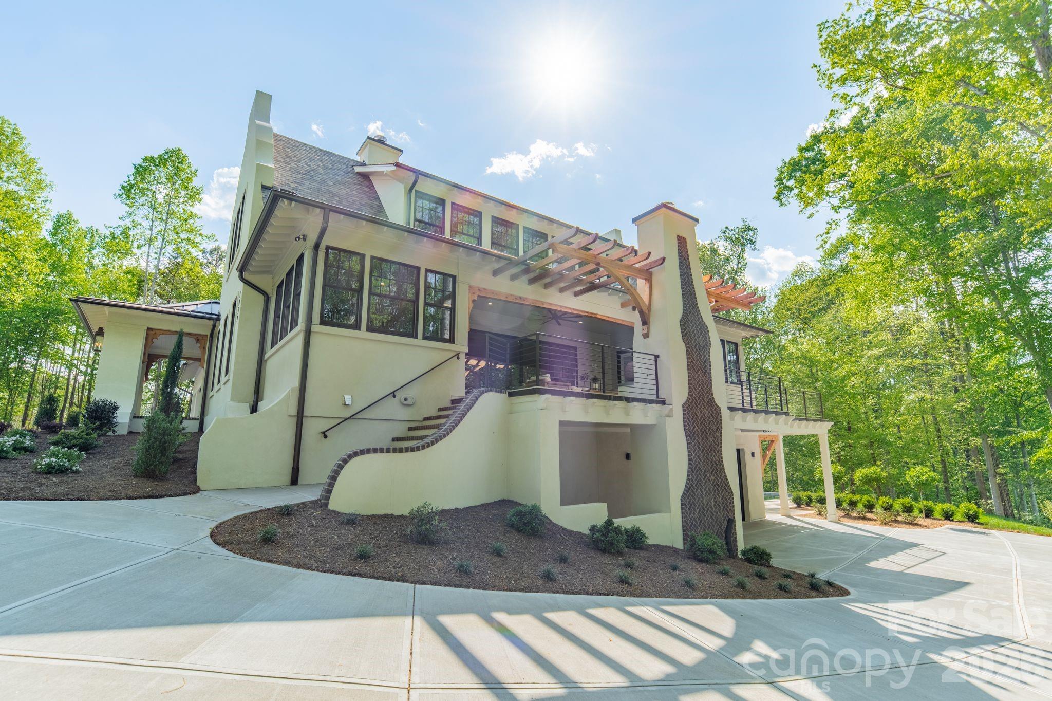 1052 Ventosa Drive — Denver