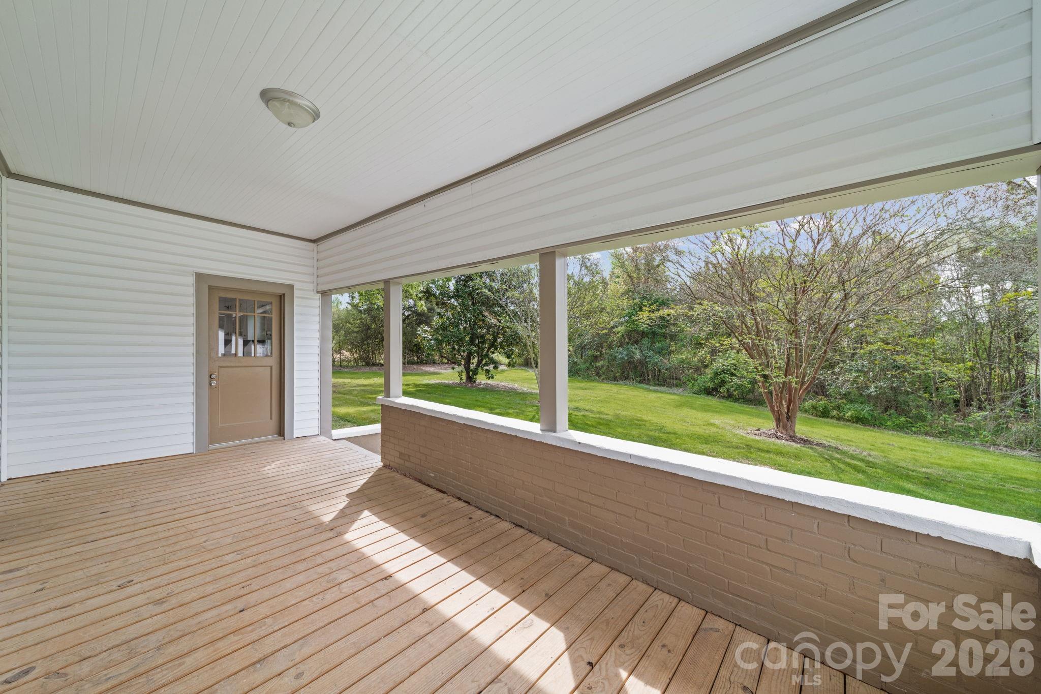 511 W Passaic Street — Peachland