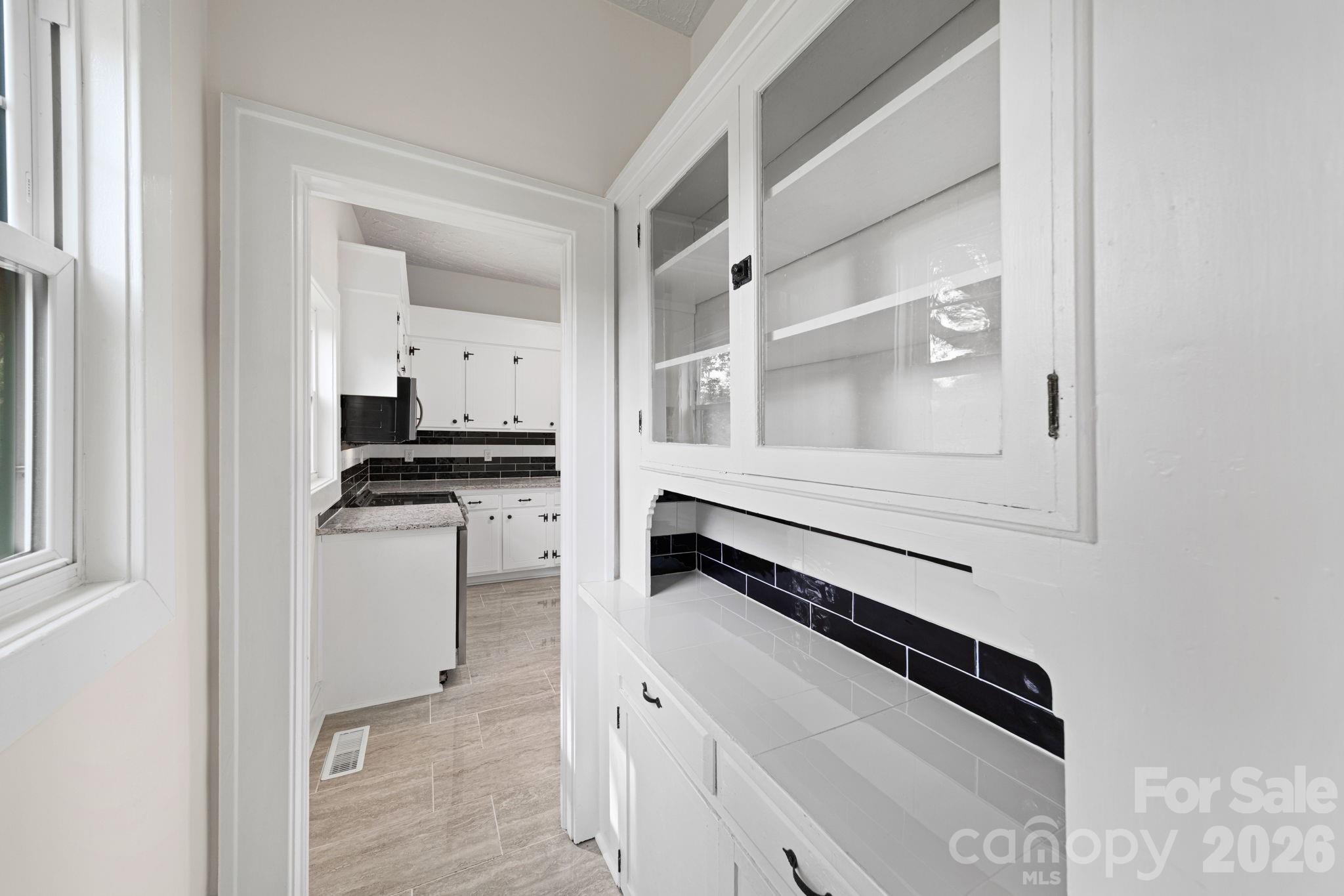 511 W Passaic Street — Peachland