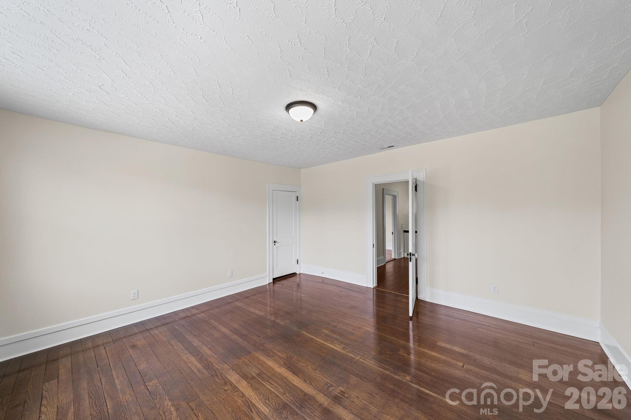 511 W Passaic Street — Peachland