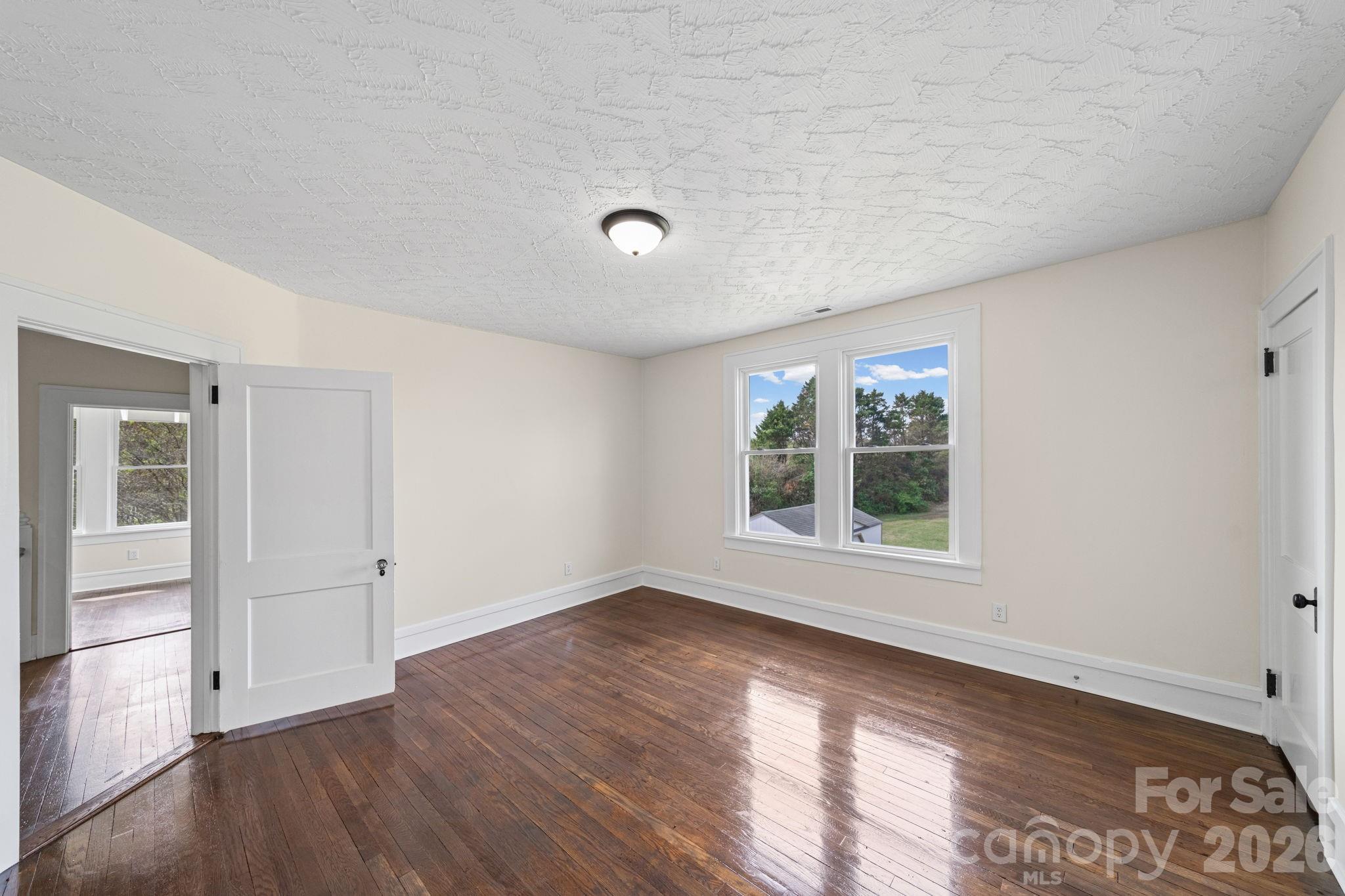 511 W Passaic Street — Peachland