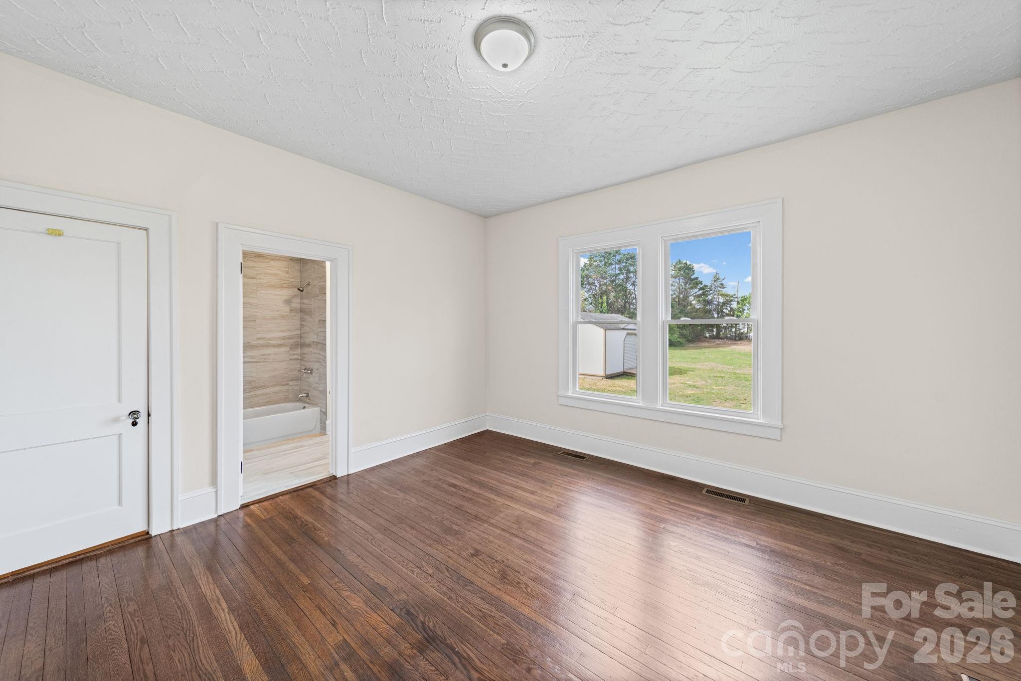 511 W Passaic Street — Peachland
