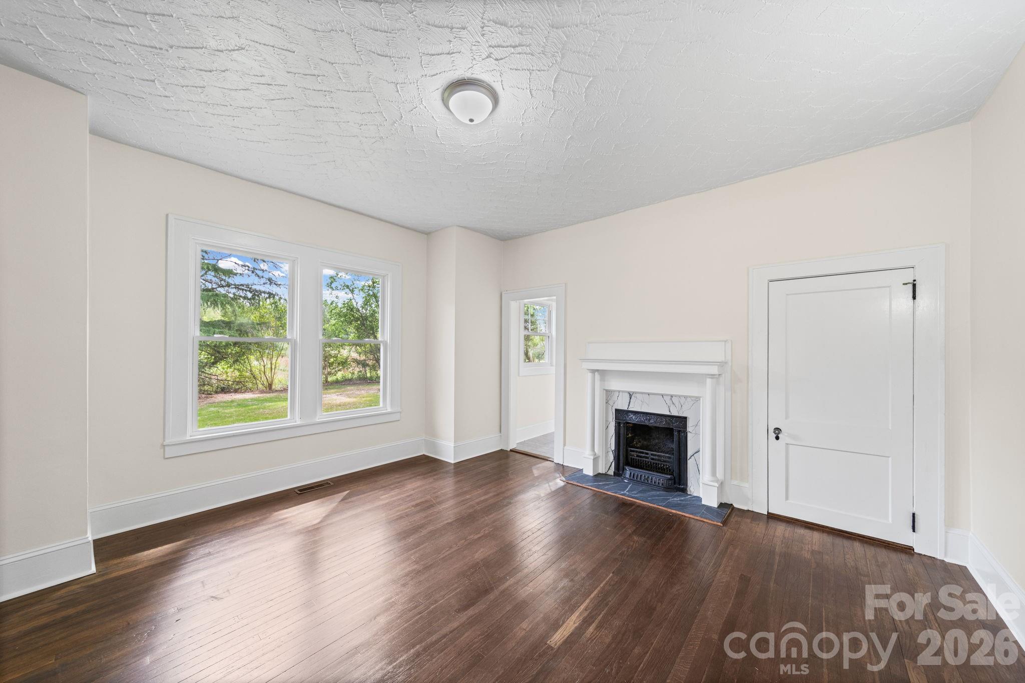 511 W Passaic Street — Peachland
