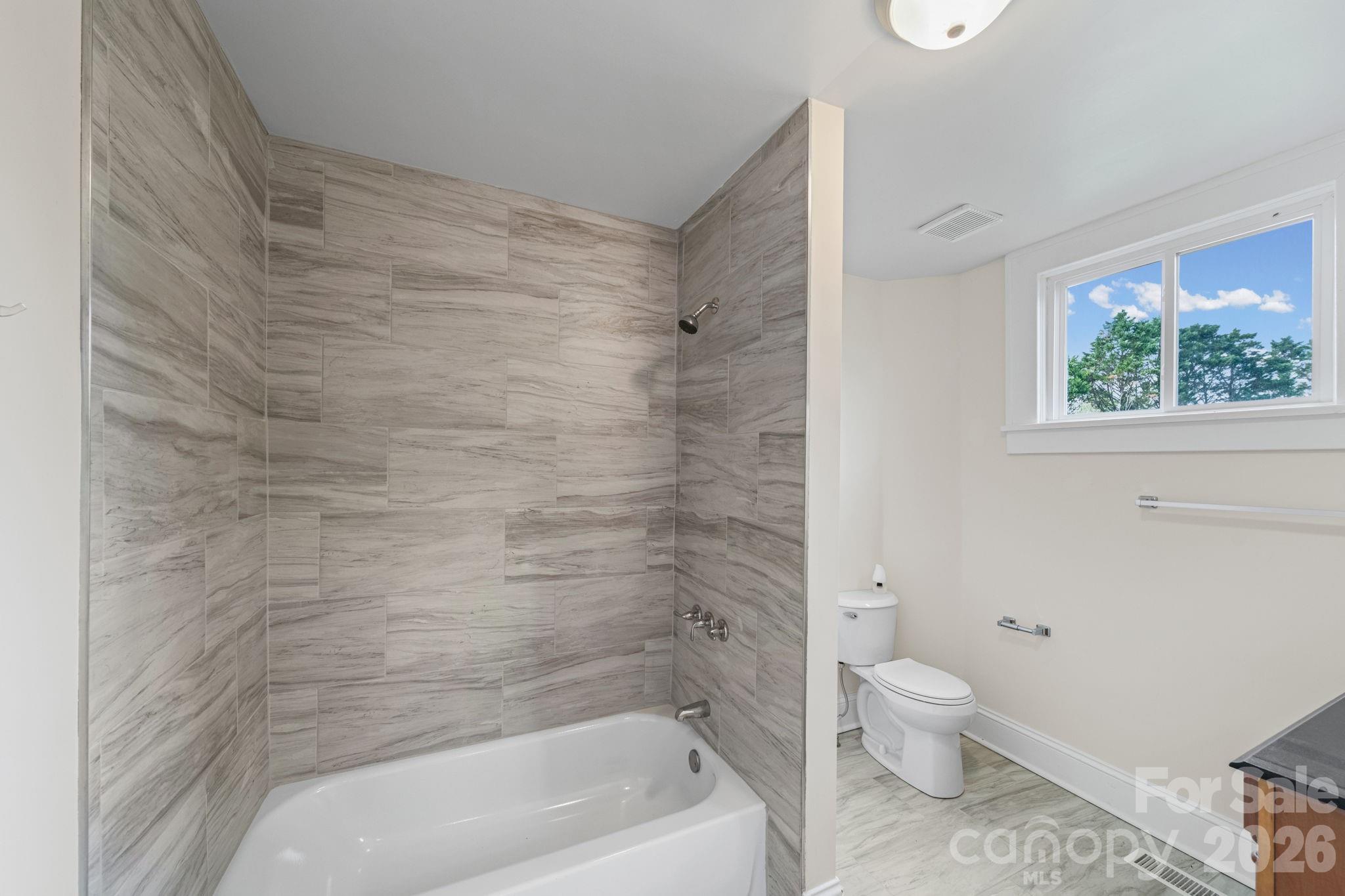 511 W Passaic Street — Peachland