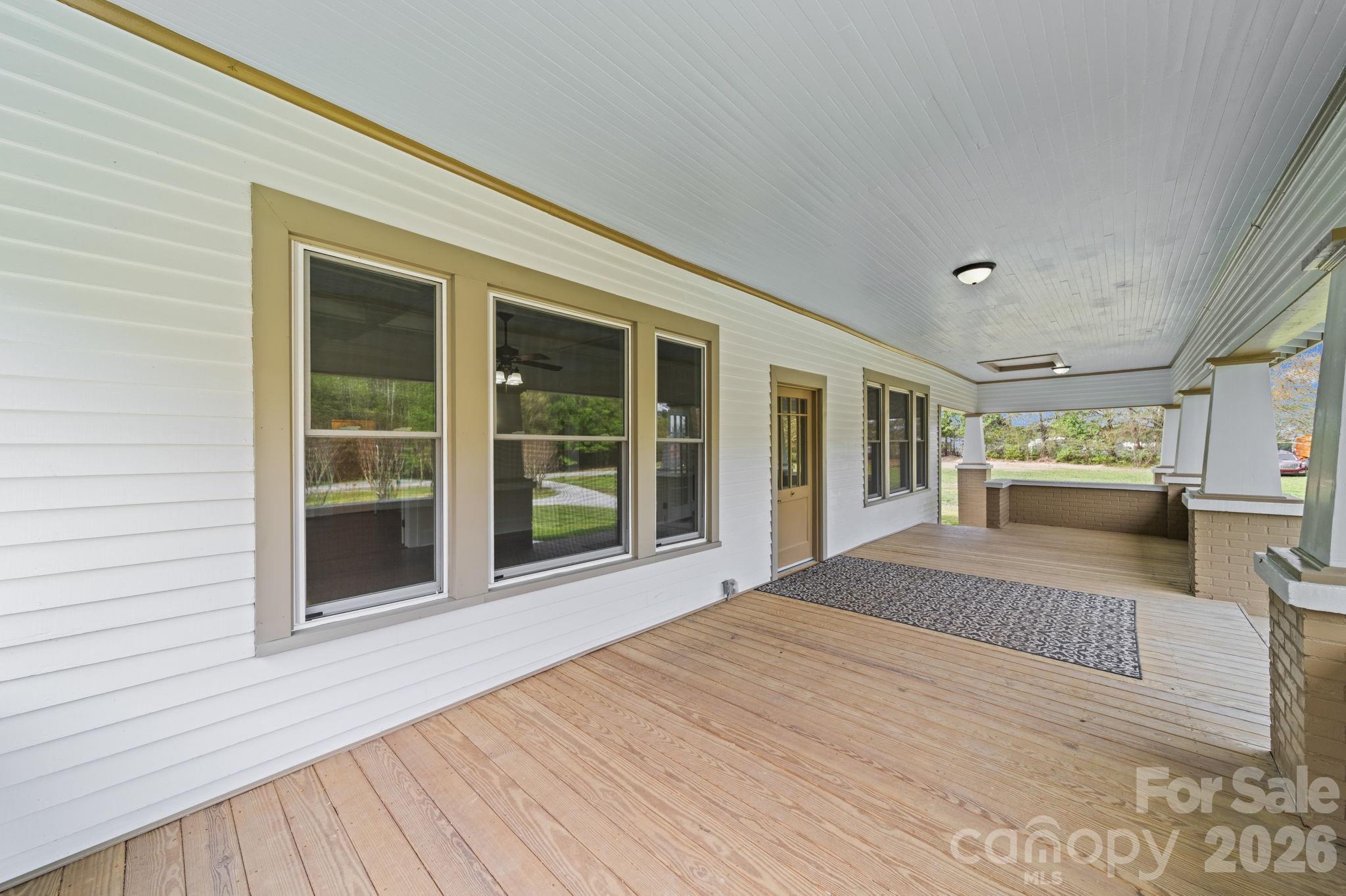 511 W Passaic Street — Peachland
