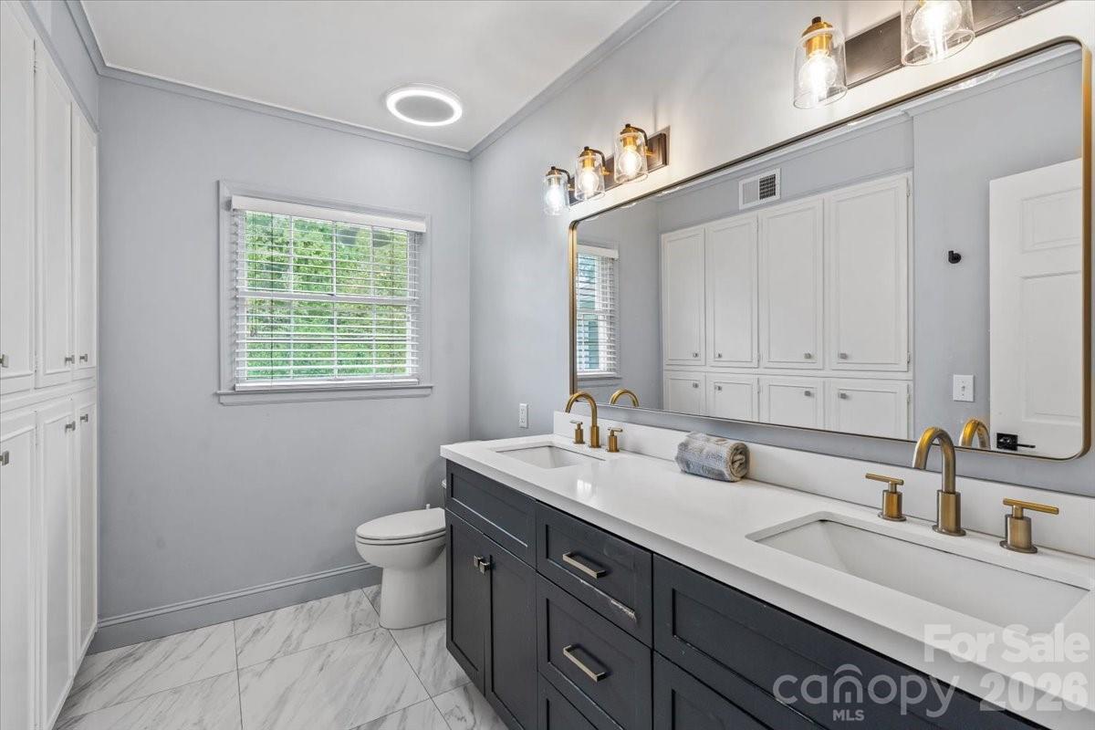 113 Woodstream Circle — Mooresville