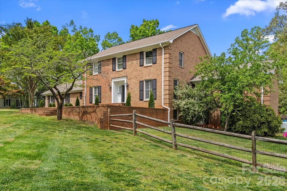 113 Woodstream Circle — Mooresville