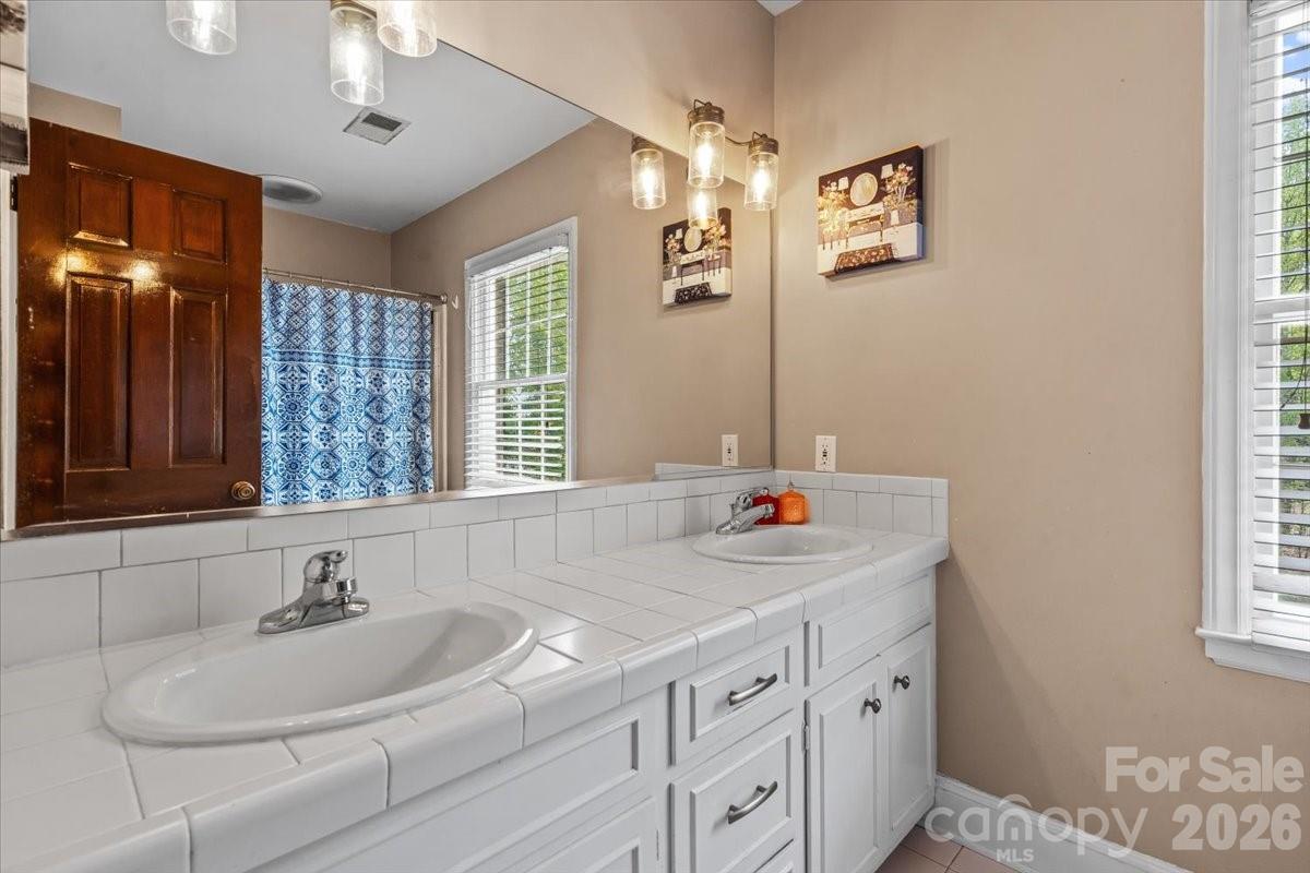 113 Woodstream Circle — Mooresville