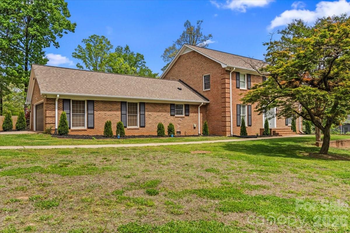 113 Woodstream Circle — Mooresville