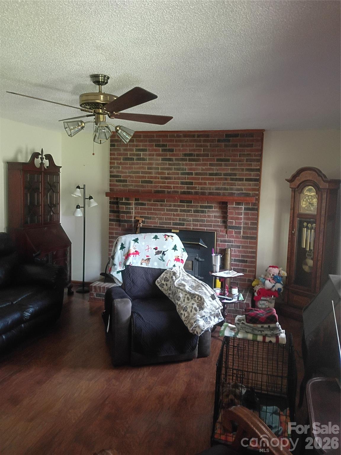 5427 Christopher Road — Iron Station