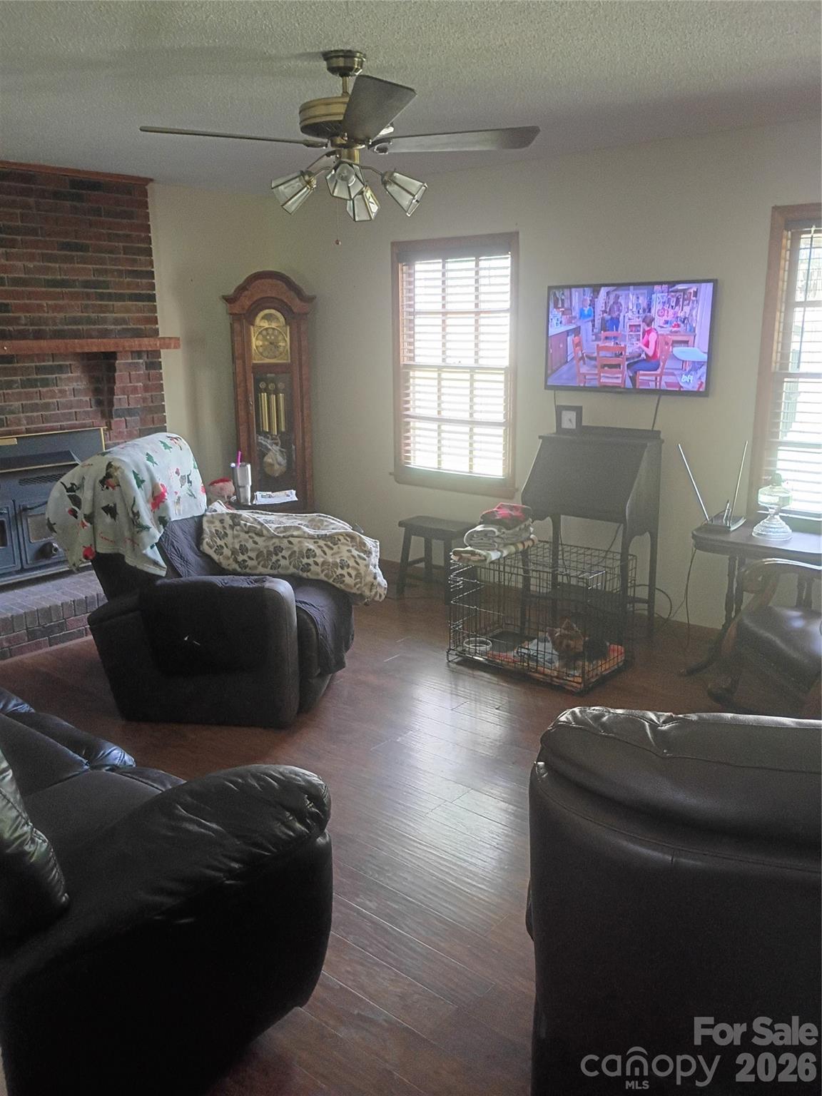5427 Christopher Road — Iron Station