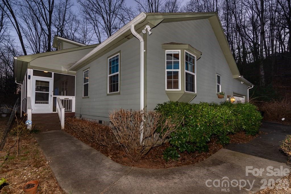241 Crocus Lane — Sylva