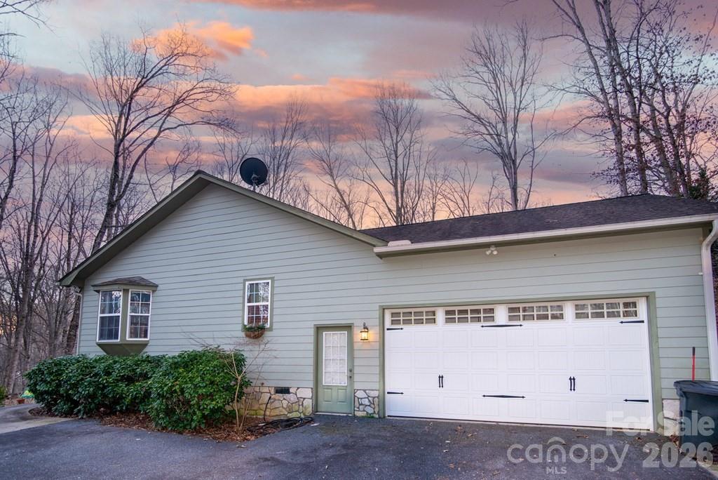 241 Crocus Lane — Sylva