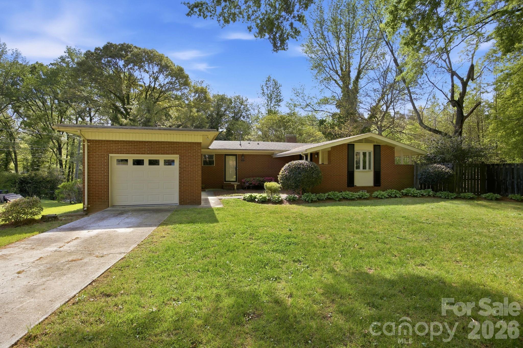 101 Spruce Drive — Salisbury