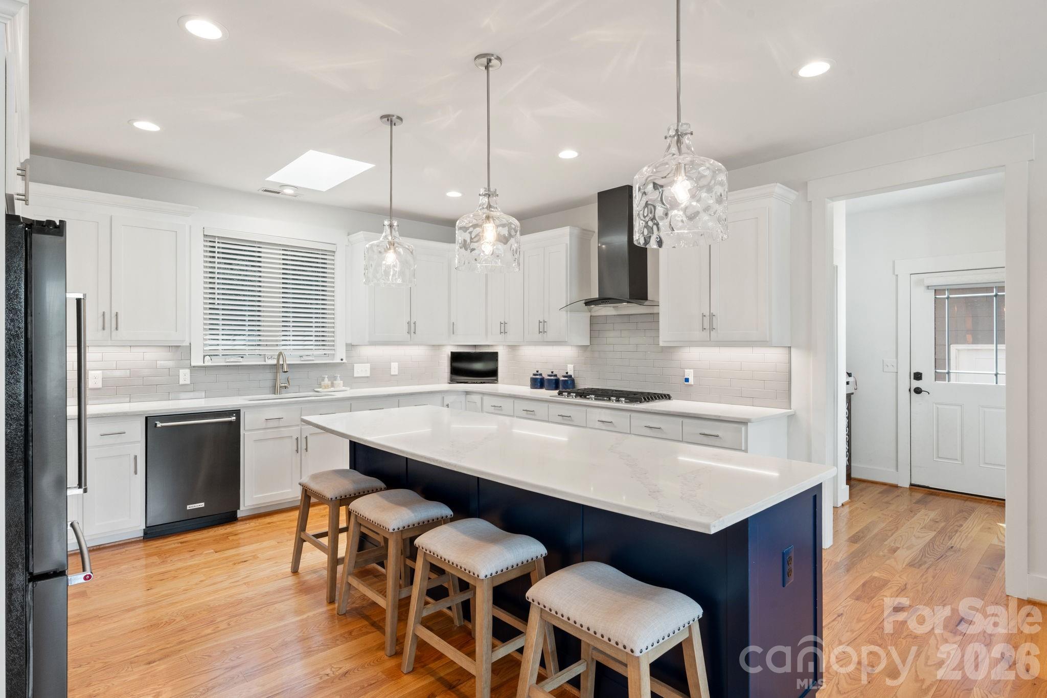 1786 Riverview Road — Lexington