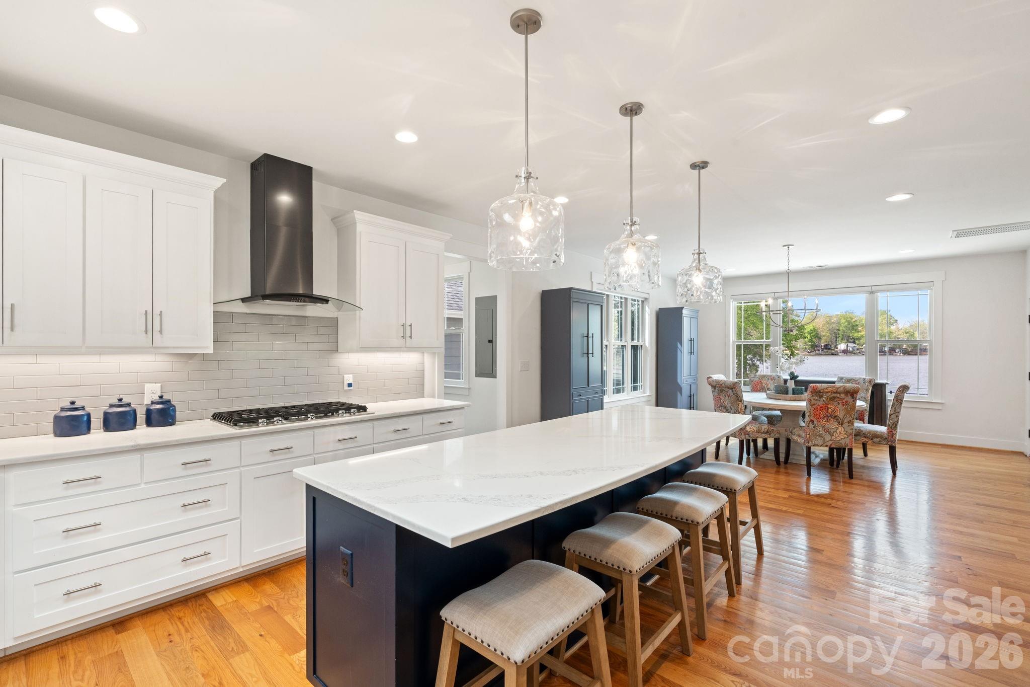1786 Riverview Road — Lexington