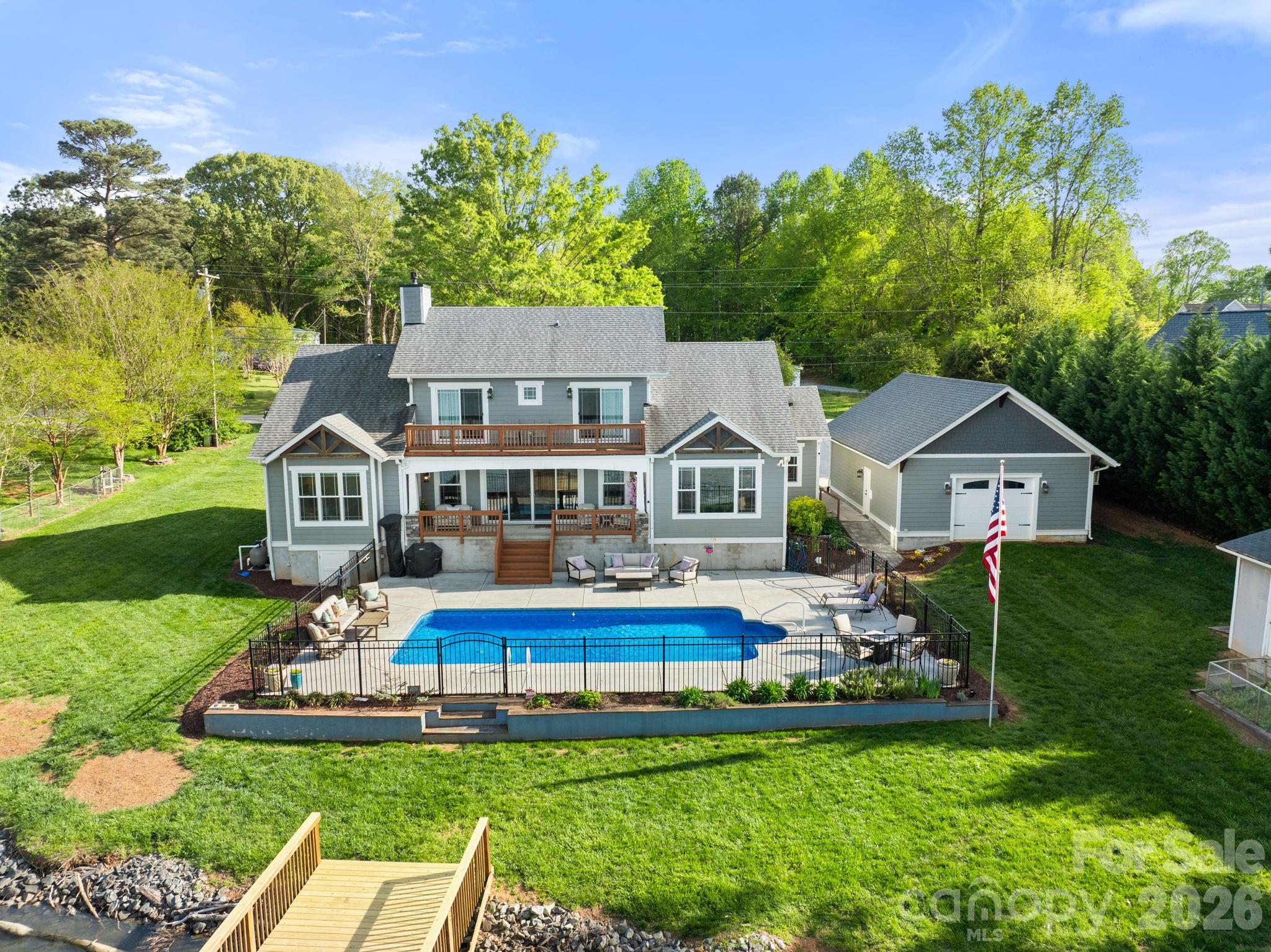 1786 Riverview Road — Lexington