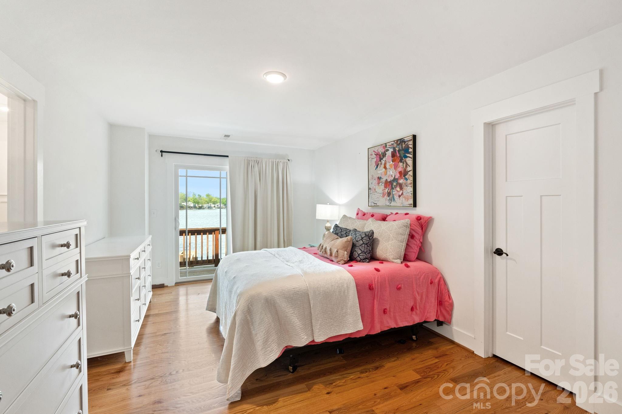 1786 Riverview Road — Lexington
