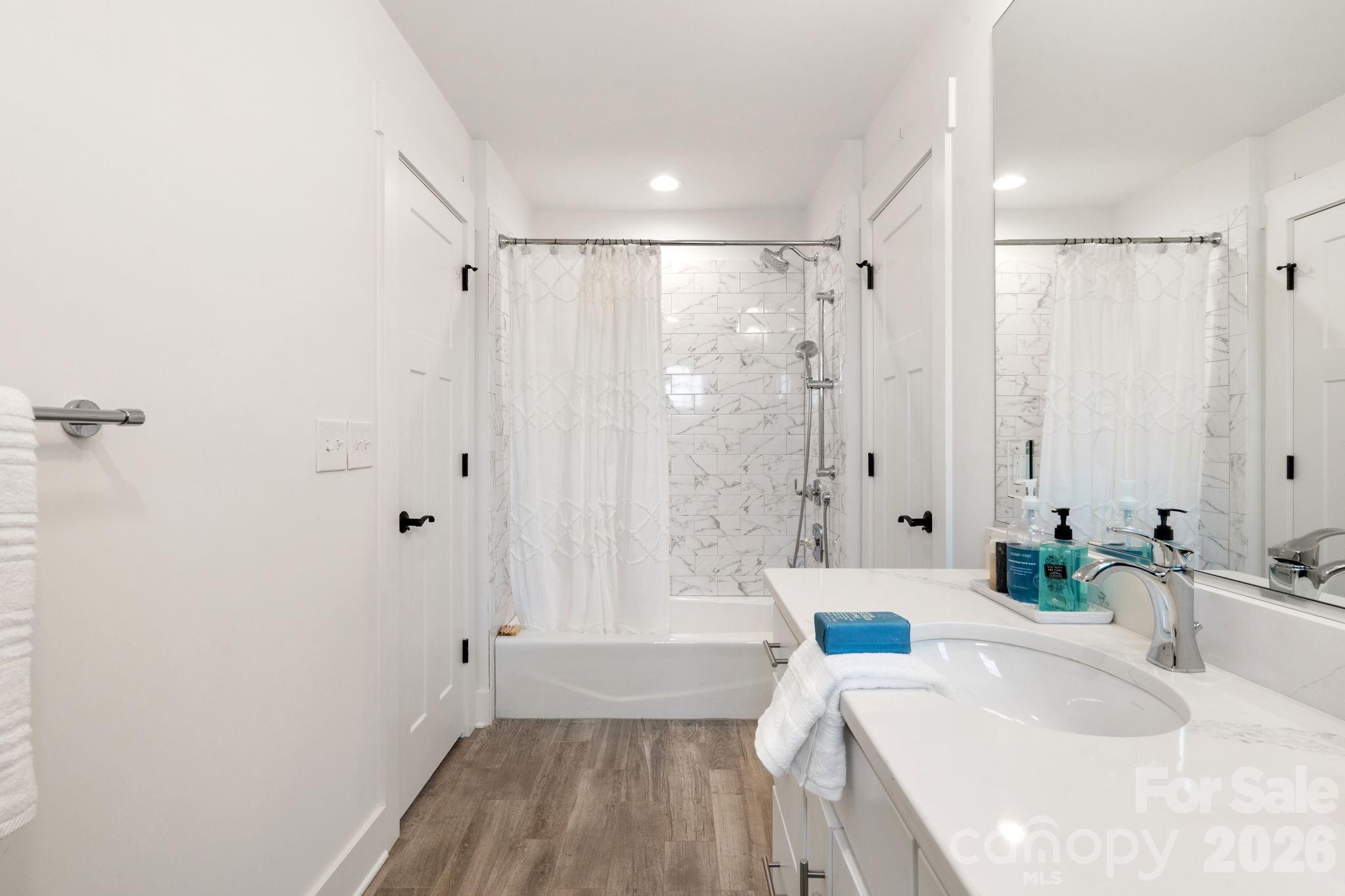 1786 Riverview Road — Lexington