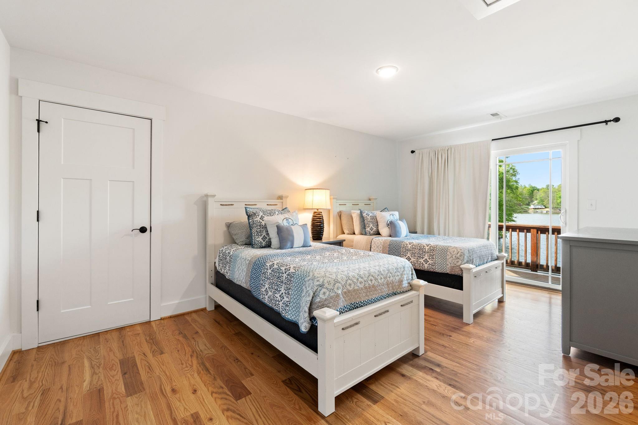 1786 Riverview Road — Lexington