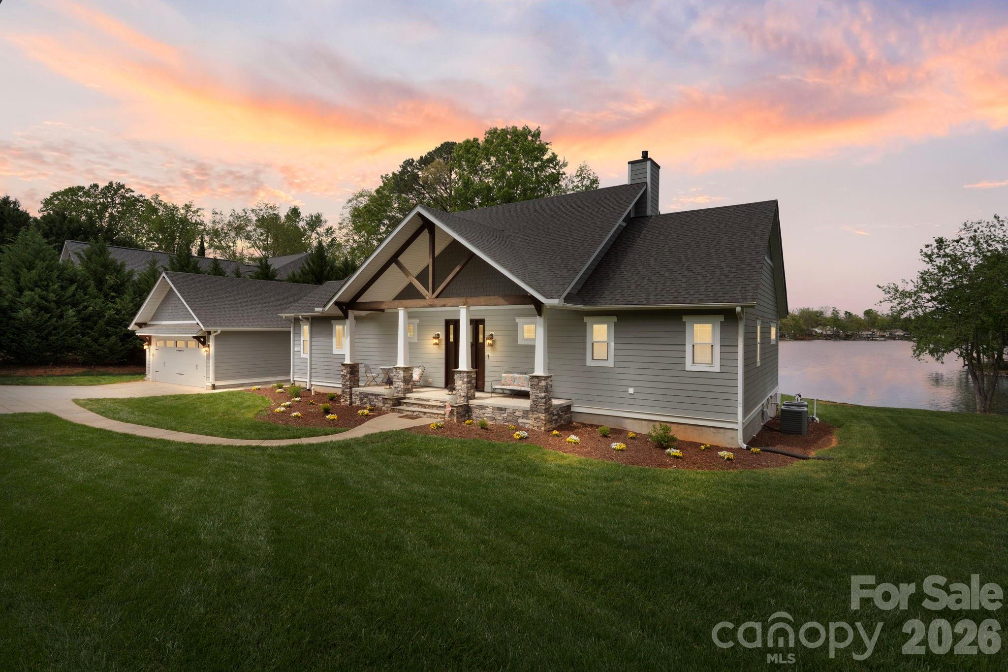 1786 Riverview Road — Lexington