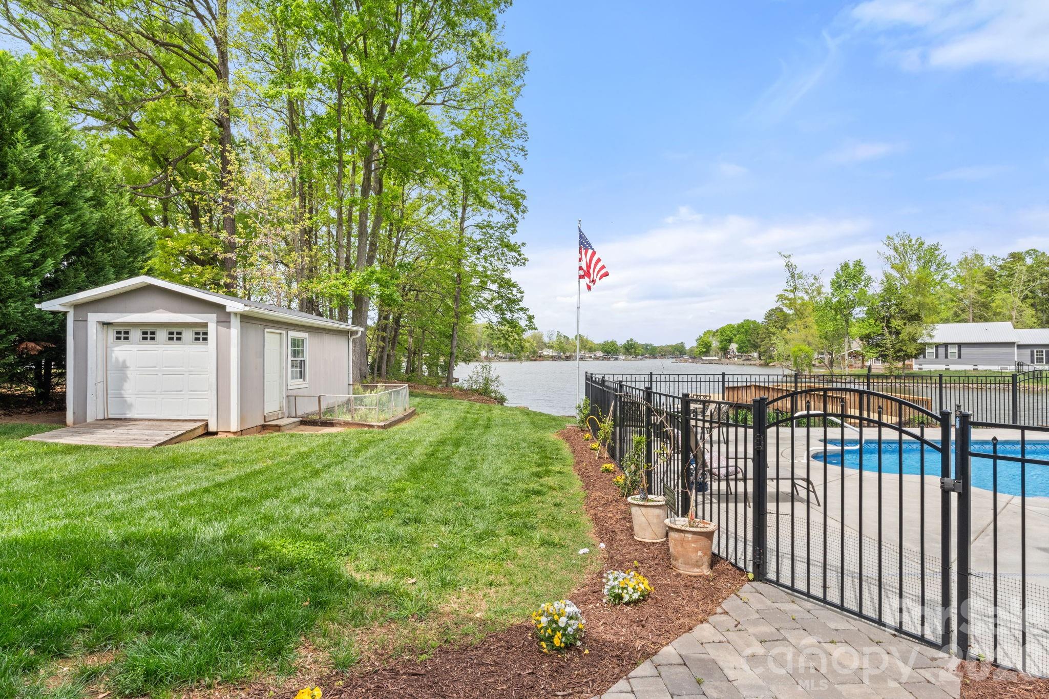 1786 Riverview Road — Lexington