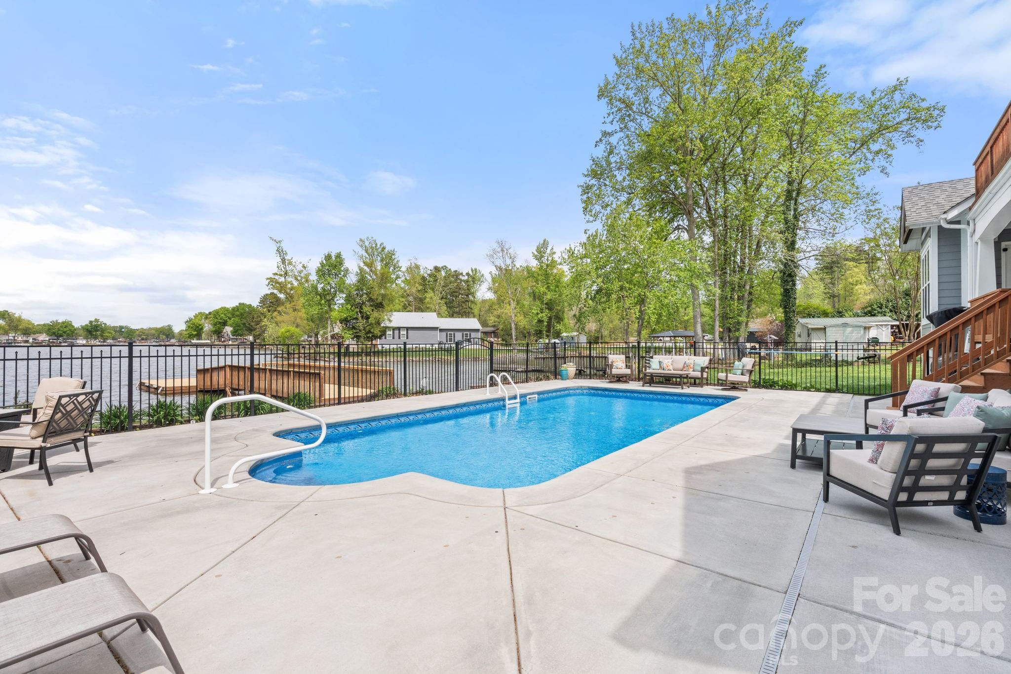 1786 Riverview Road — Lexington