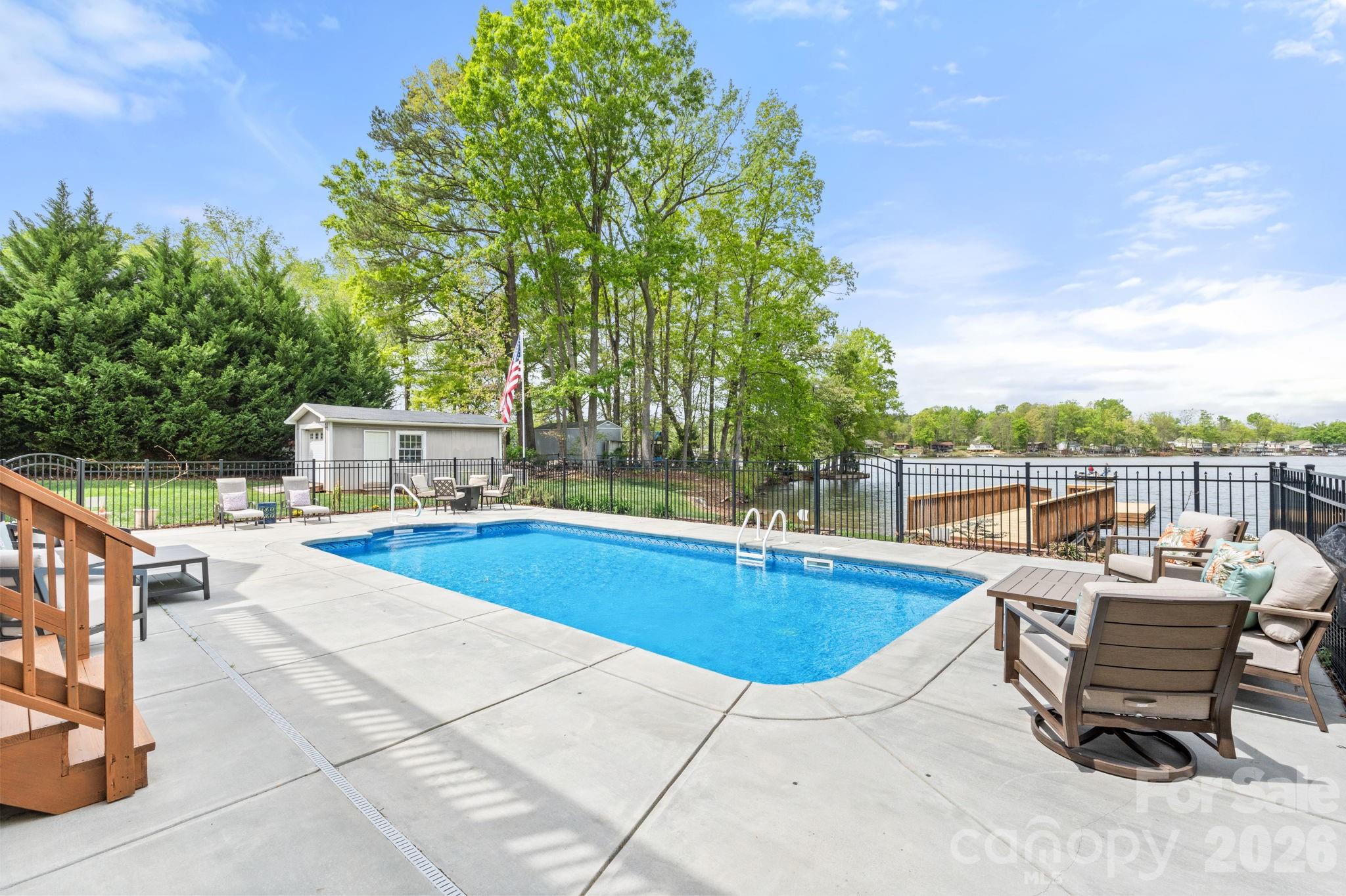 1786 Riverview Road — Lexington