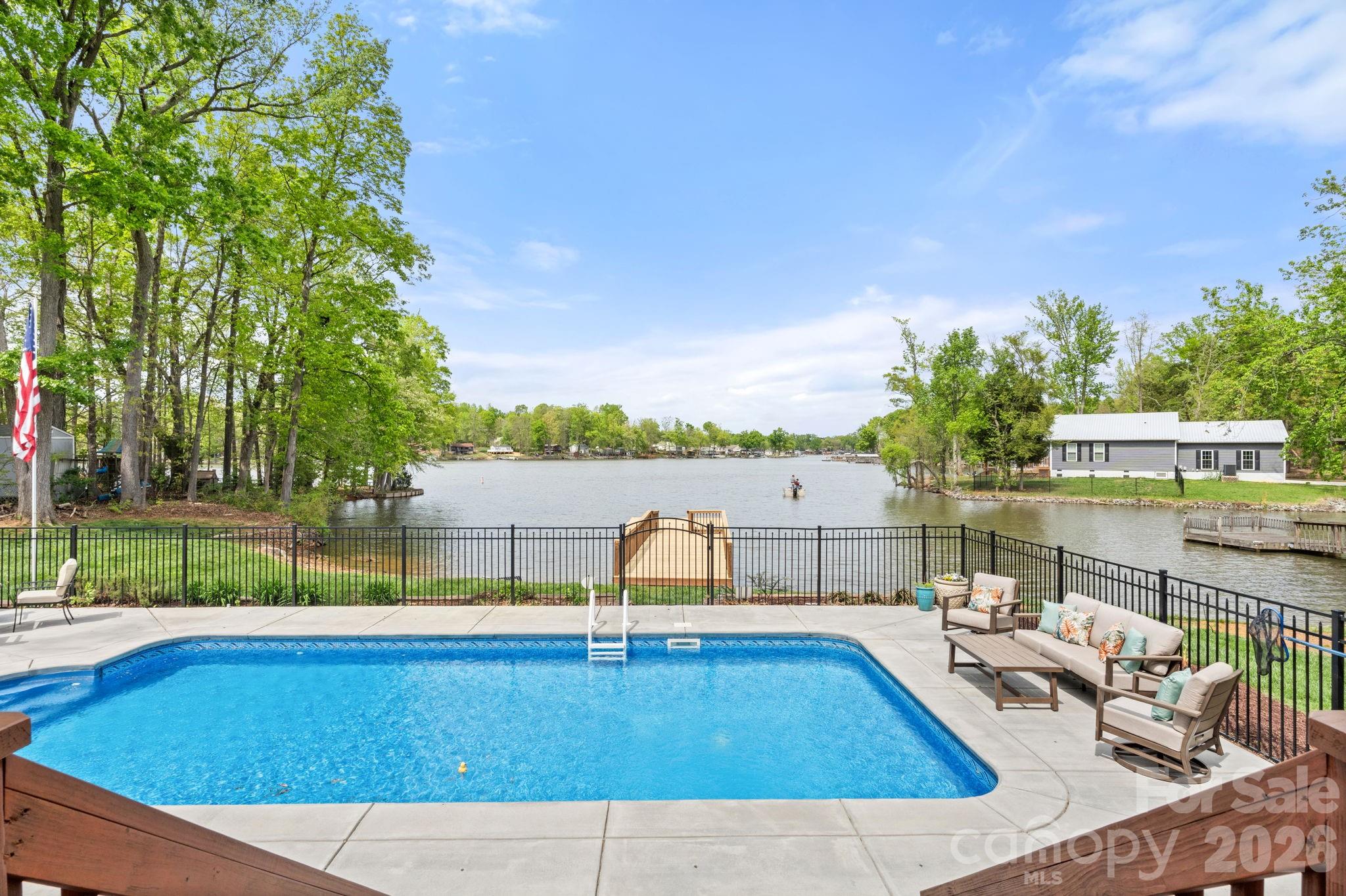 1786 Riverview Road — Lexington