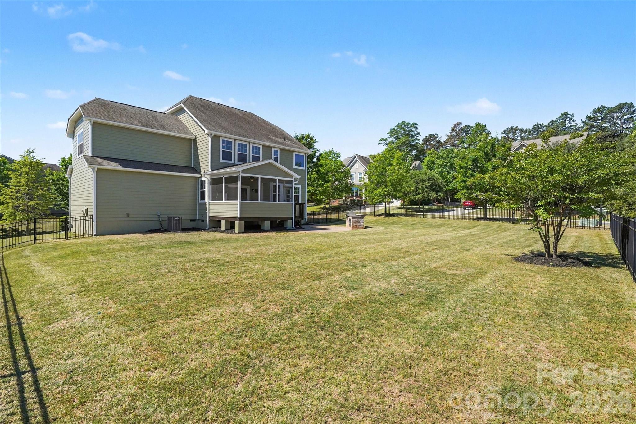 16316 Thoroughbred Trace Lane — Charlotte