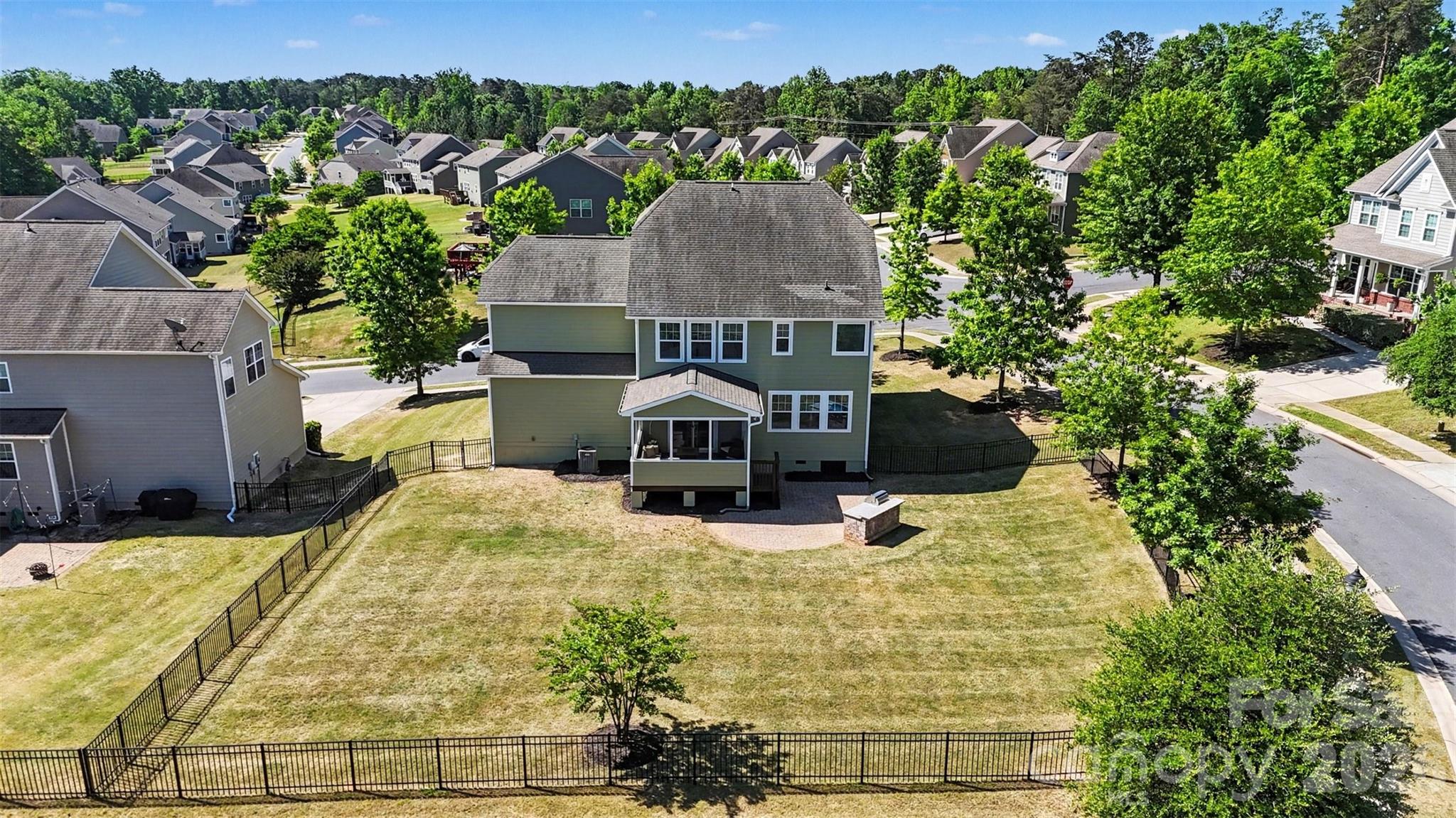 16316 Thoroughbred Trace Lane — Charlotte