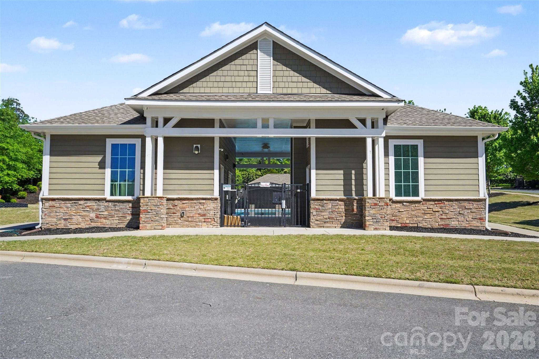 16316 Thoroughbred Trace Lane — Charlotte