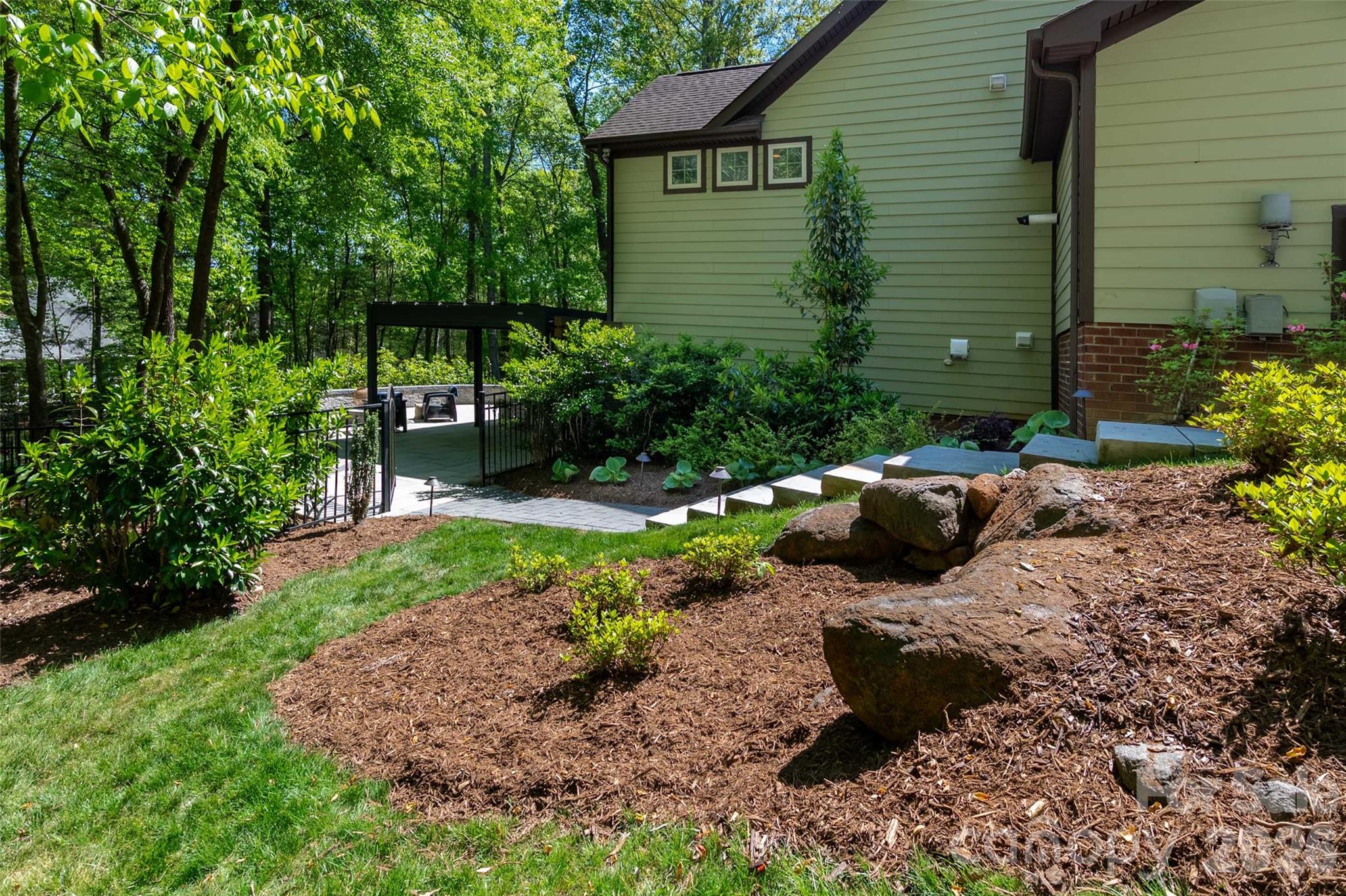 11428 Scarlet Tanager Drive — Charlotte