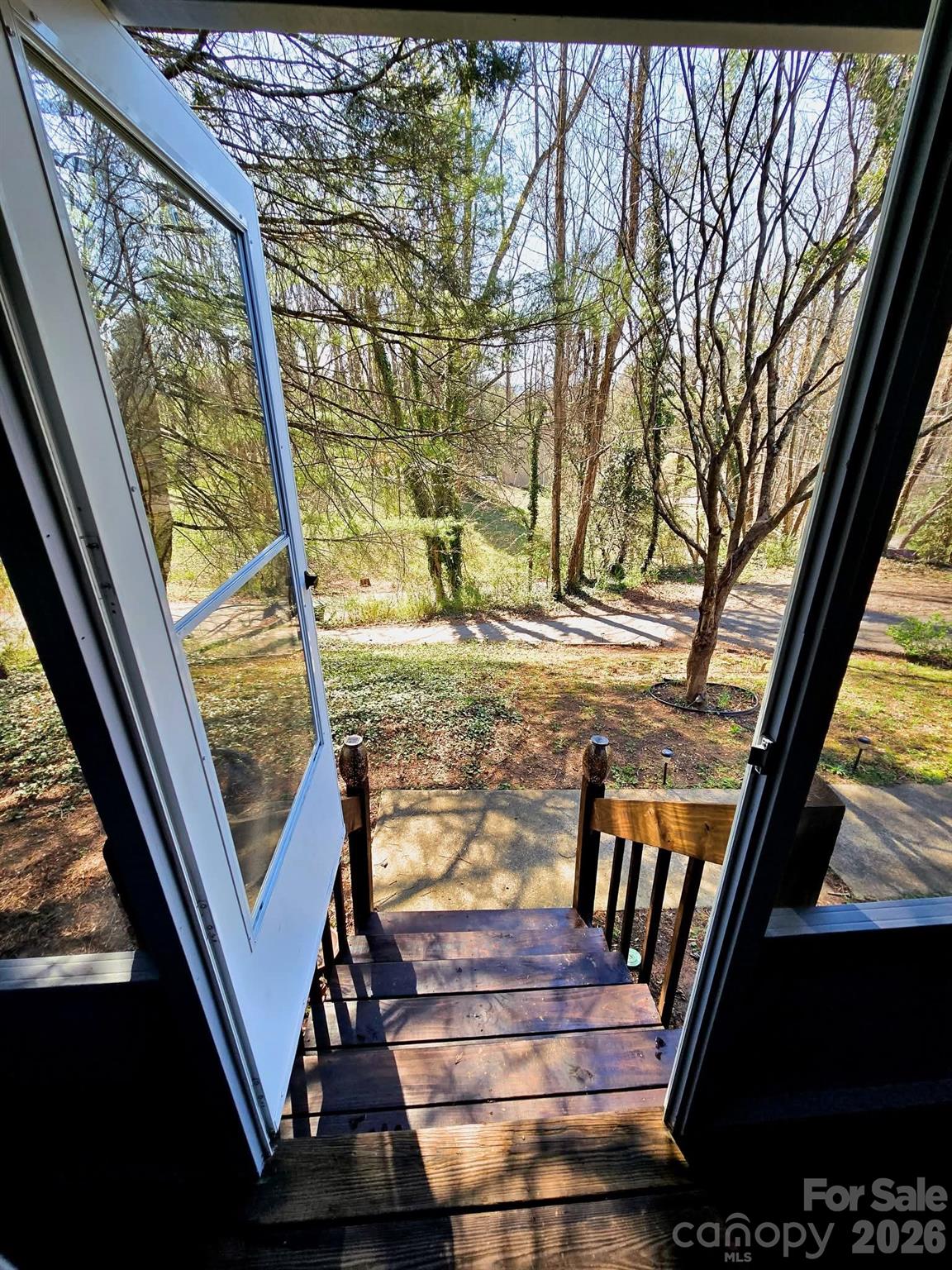 41 W Skyland Circle — Woodfin
