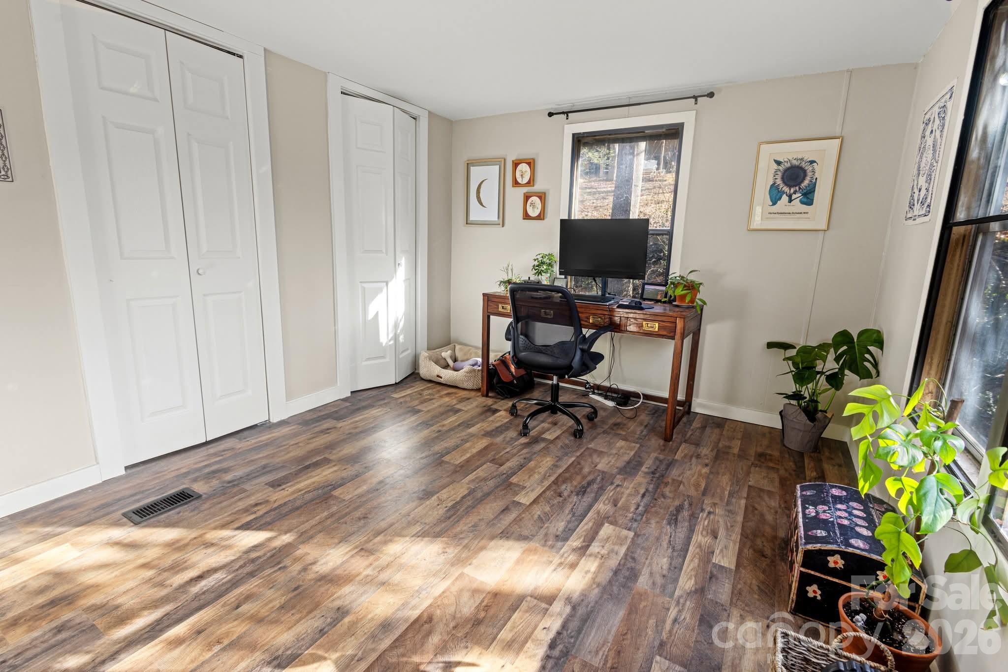 41 W Skyland Circle — Woodfin