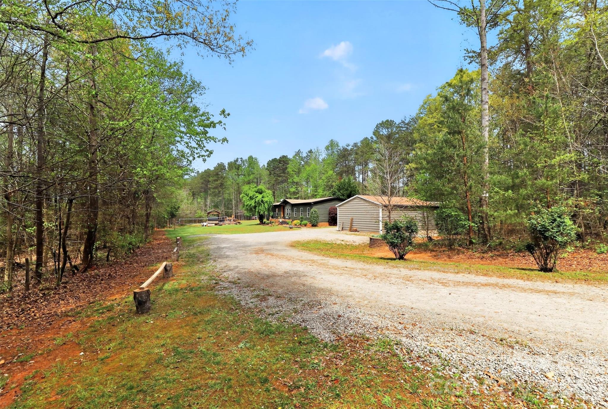 155 Amity Church Road — Iron Station