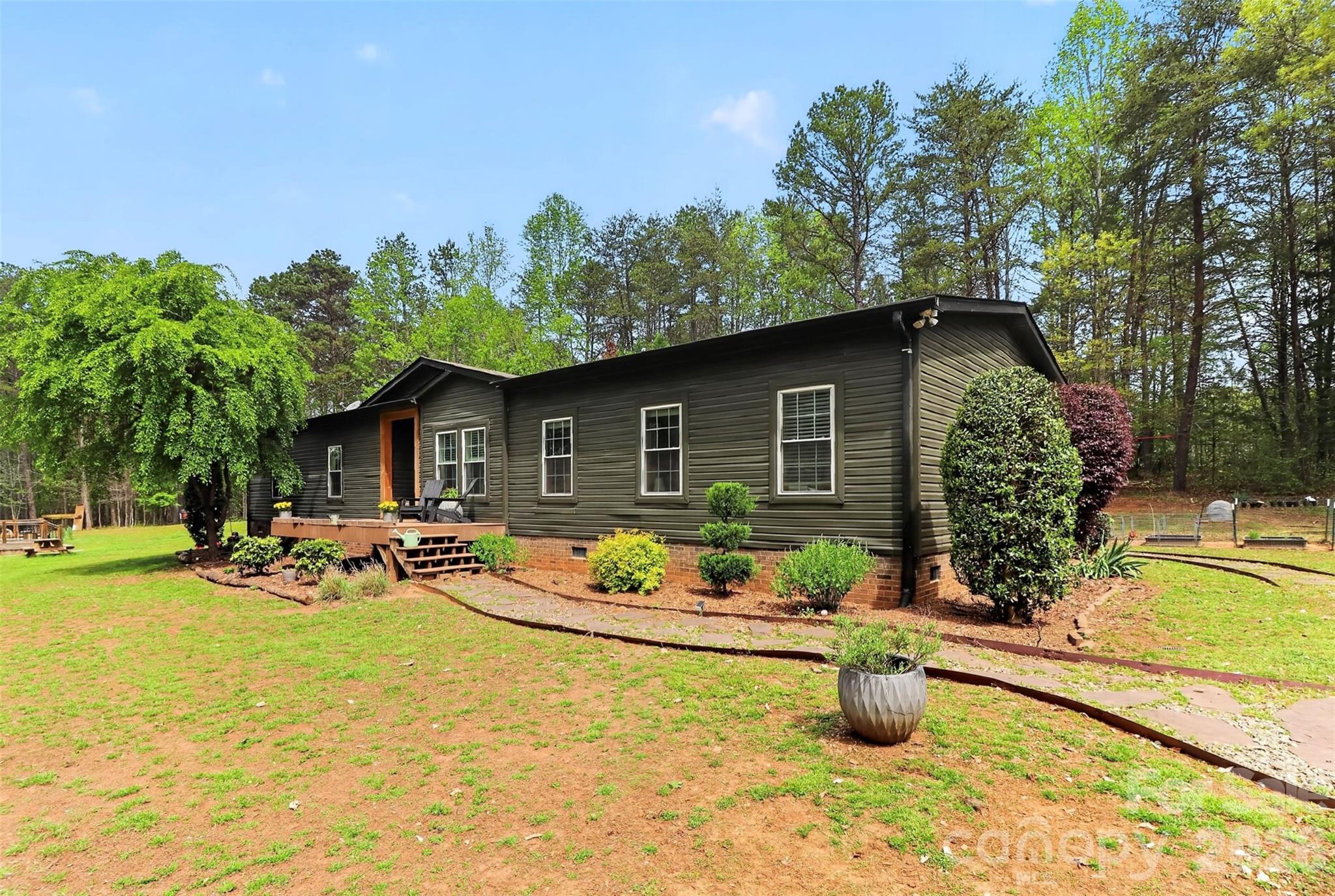 155 Amity Church Road — Iron Station