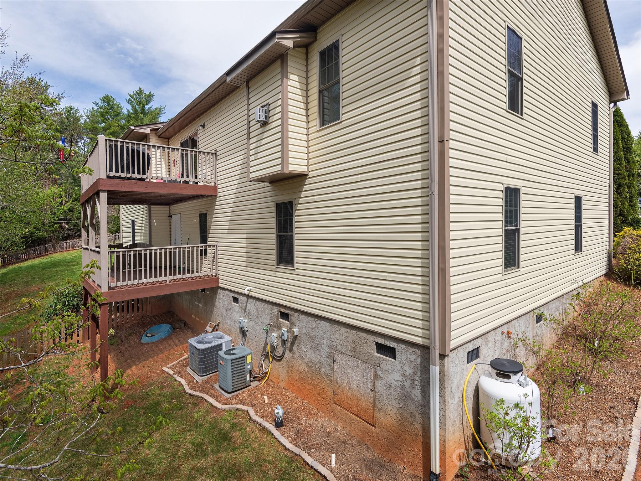 26 Lancaster Lane — Weaverville