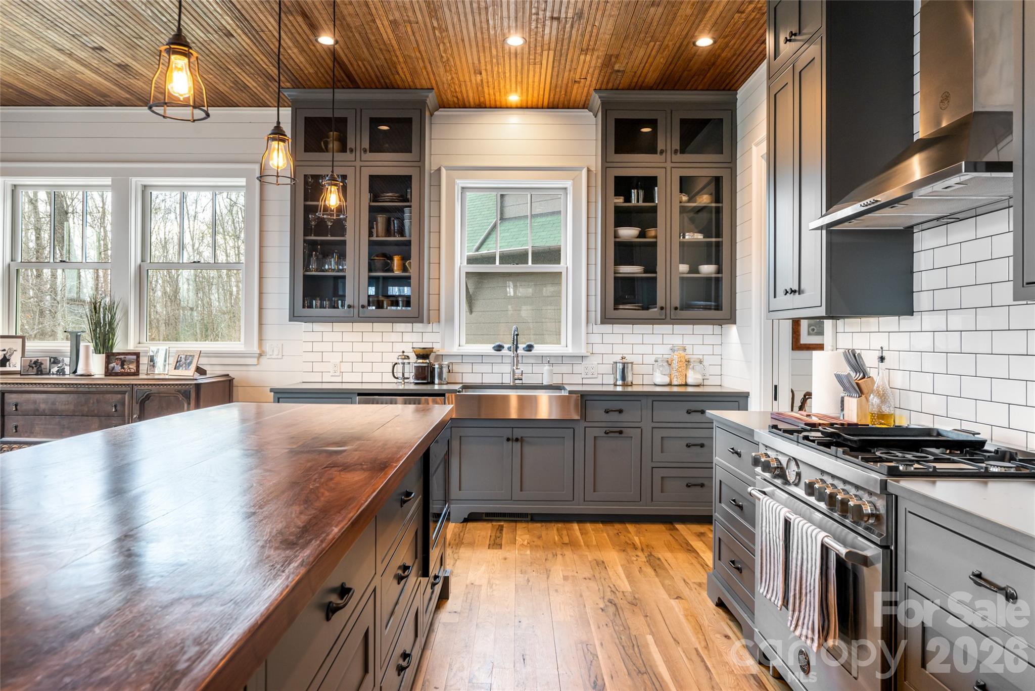 51 Summit Road — Swannanoa