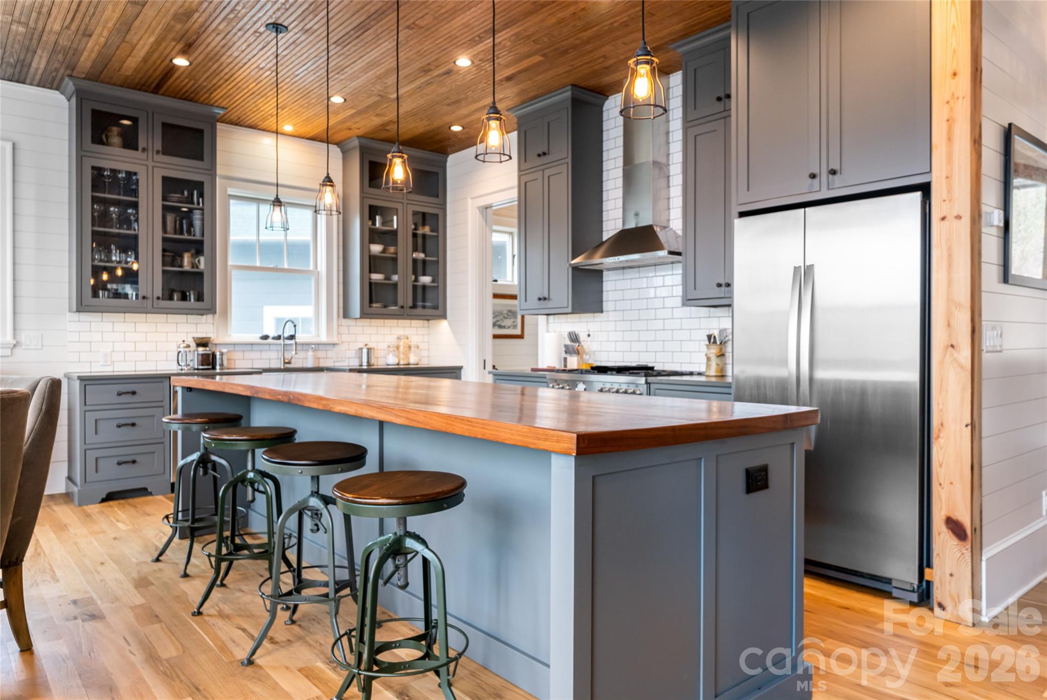 51 Summit Road — Swannanoa