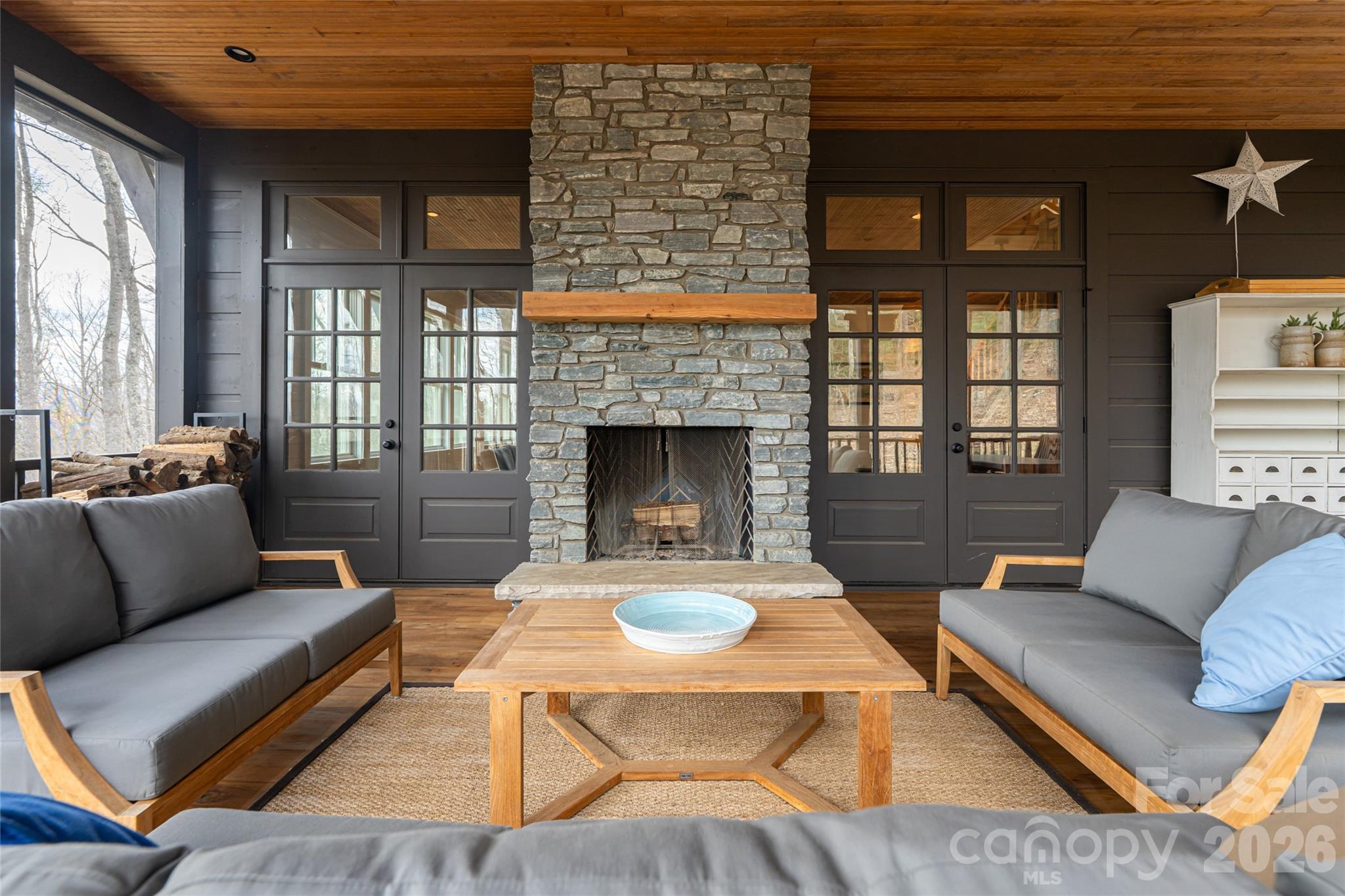51 Summit Road — Swannanoa