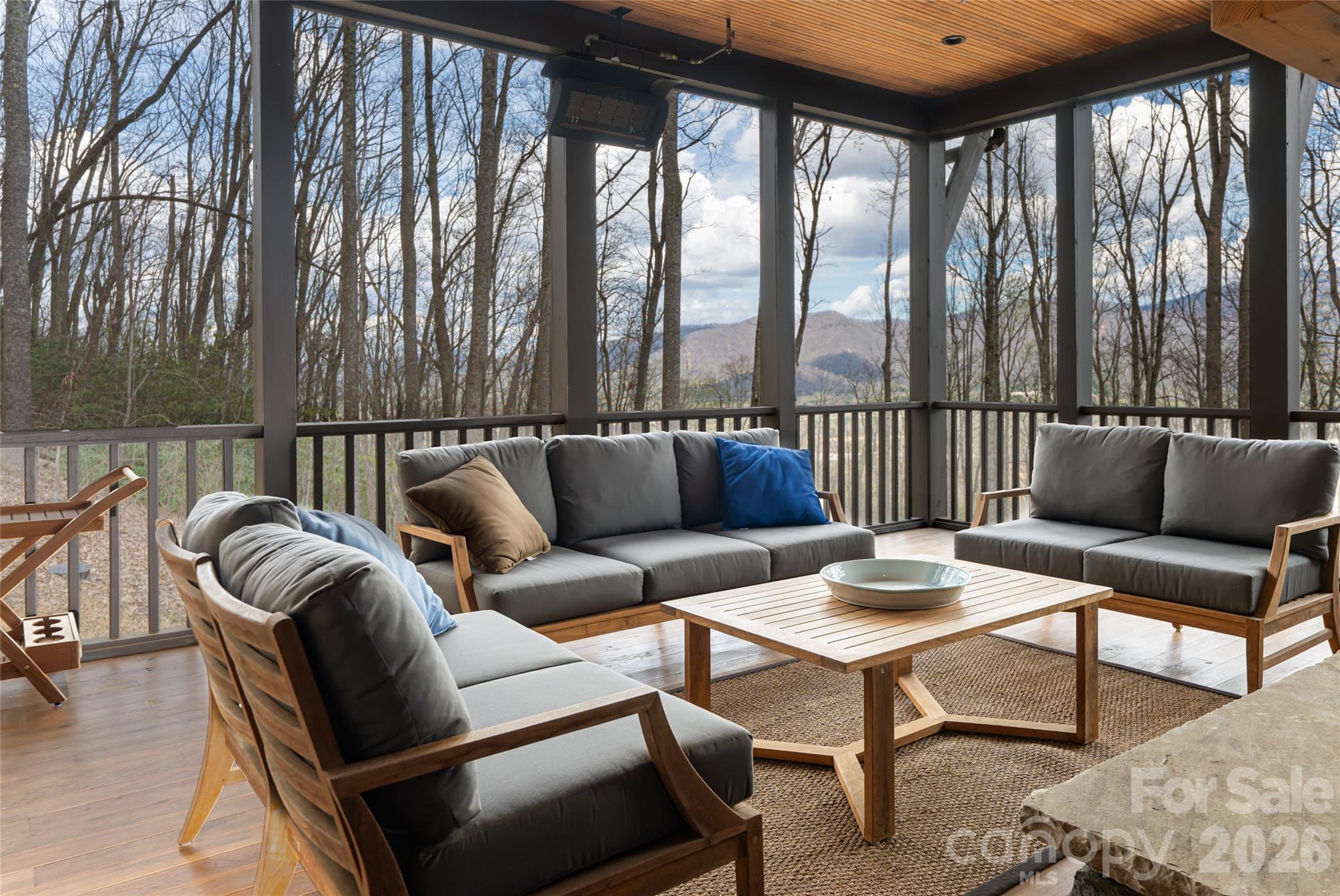 51 Summit Road — Swannanoa